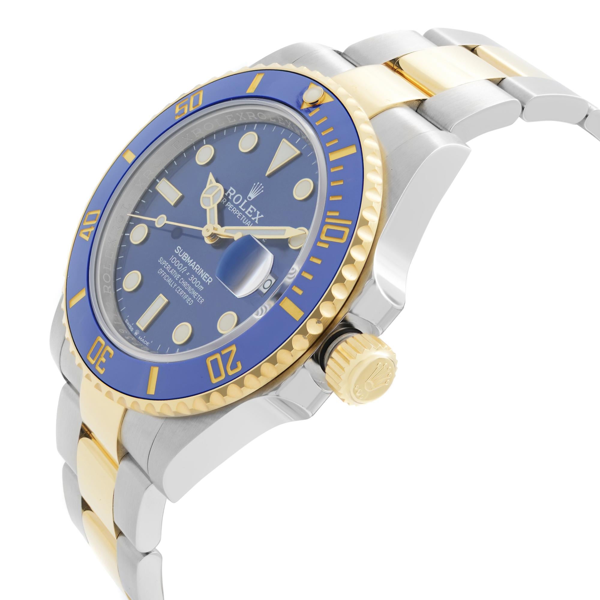 Rolex Submariner Stahl-Automatikuhr mit 18 Karat Gelbgold und blauem Zifferblatt 126613LB im Zustand „Neu“ im Angebot in New York, NY