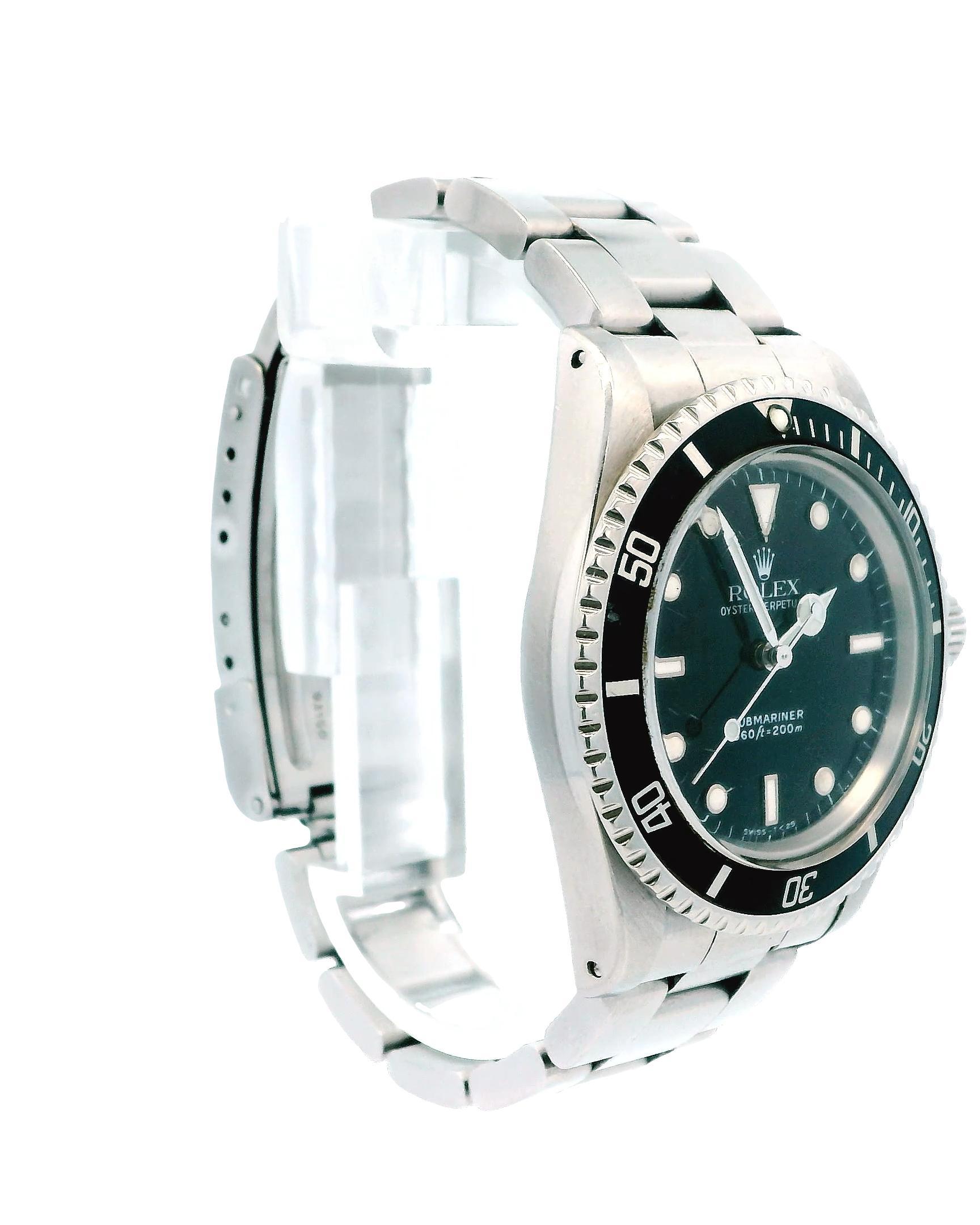 Rolex Submariner 5513 No Date Watch & Box In Good Condition For Sale In Great Neck Plaza, NY