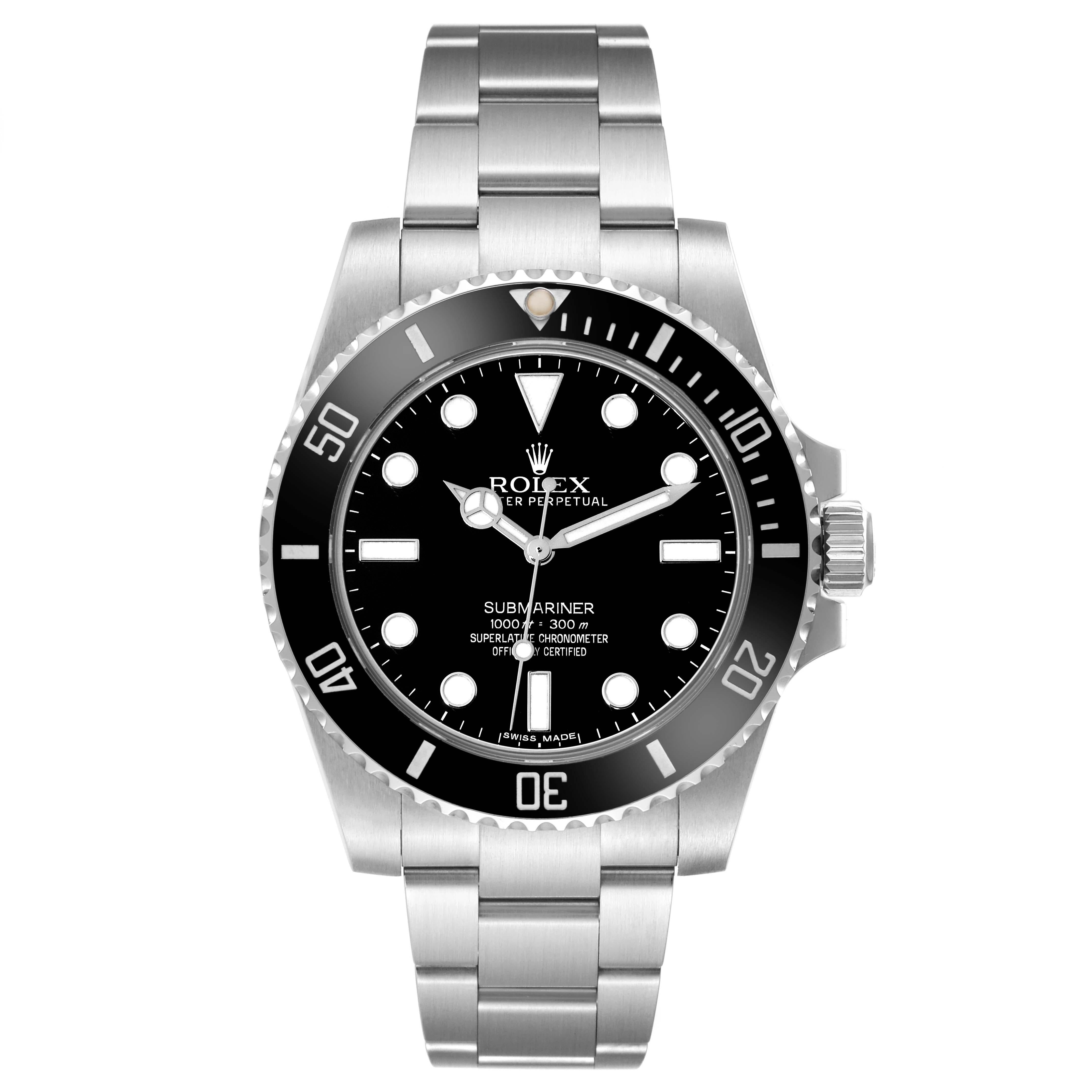 Rolex Submariner Black Dial Ceramic Bezel Steel Mens Watch 114060. Mouvement automatique à remontage automatique, officiellement certifié chronomètre. Boîtier en acier inoxydable de 40.0 mm de diamètre. Logo Rolex sur la couronne. Lunette tournante