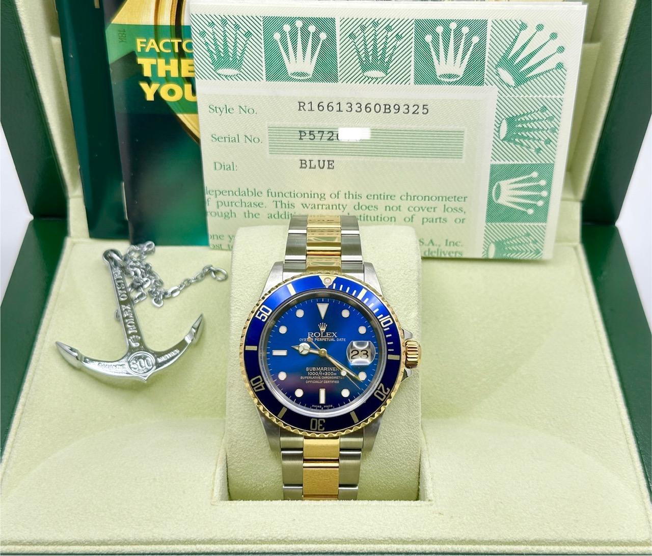Numéro de style : 16613



Série : P572***



Année : 2001

 

Modèle : Rolex Submariner Two Tone

 

Matériau du boîtier : Acier inoxydable

 

Bande : or jaune 18K et acier inoxydable

  

Lunette : bleue

  

Cadran : Bleu

 

Cristal : cristal