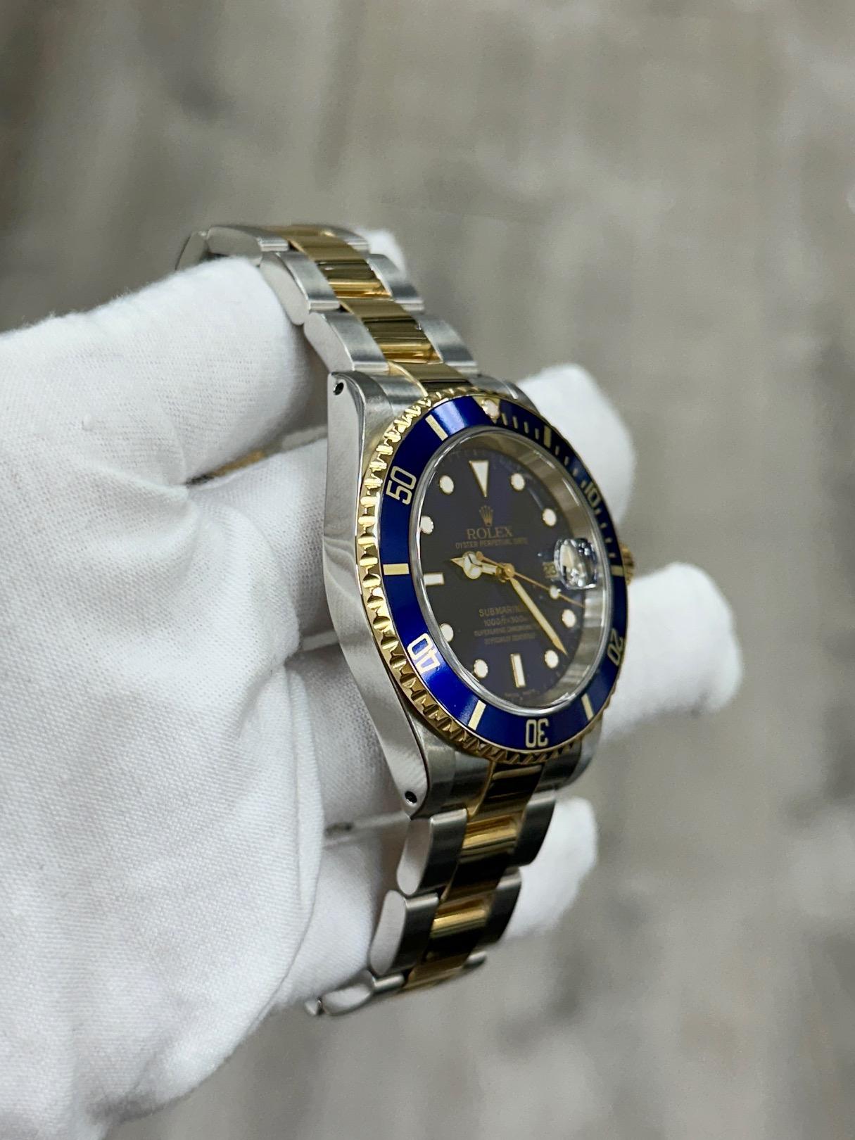 Rolex Submariner Blue 16613 40mm 18K Yellow Gold Steel Box Papers 2001 en vente 5