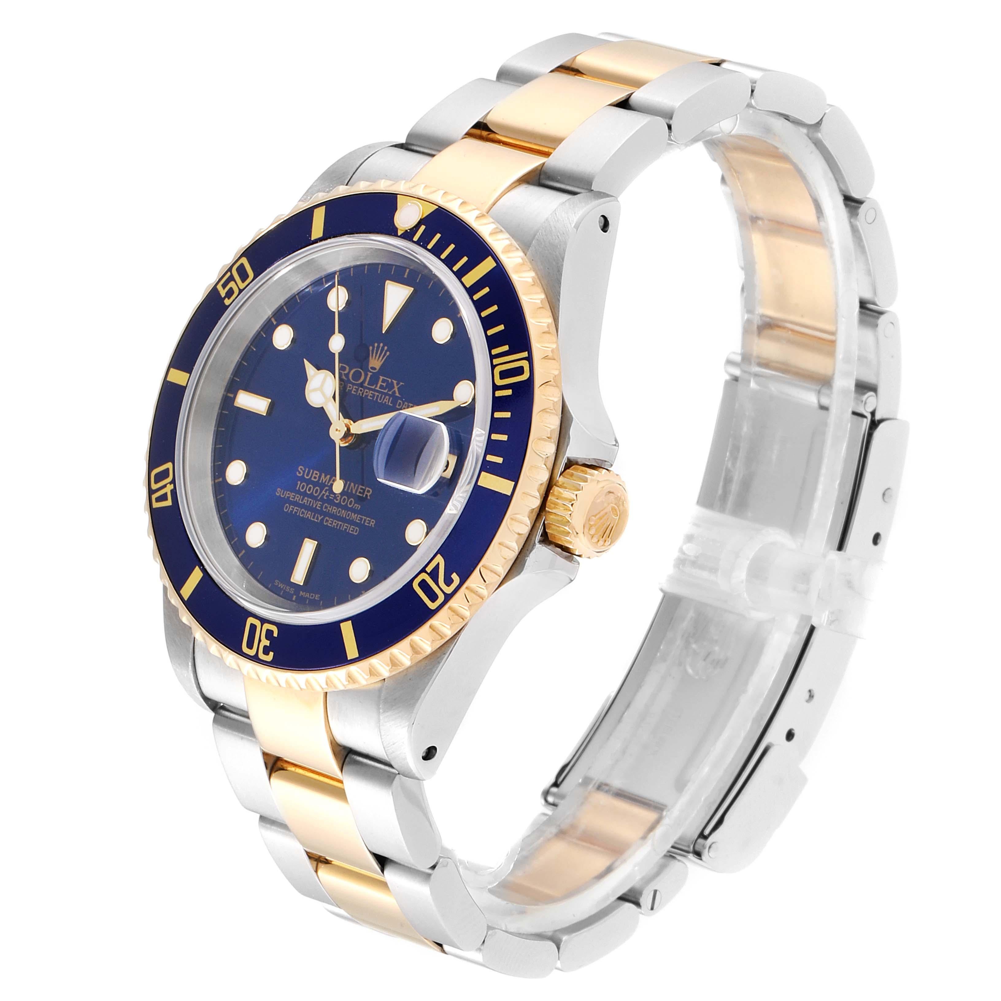 Rolex Submariner Blue Dial Bezel Steel Yellow Gold Men's Watch 16613 In Excellent Condition In Atlanta, GA
