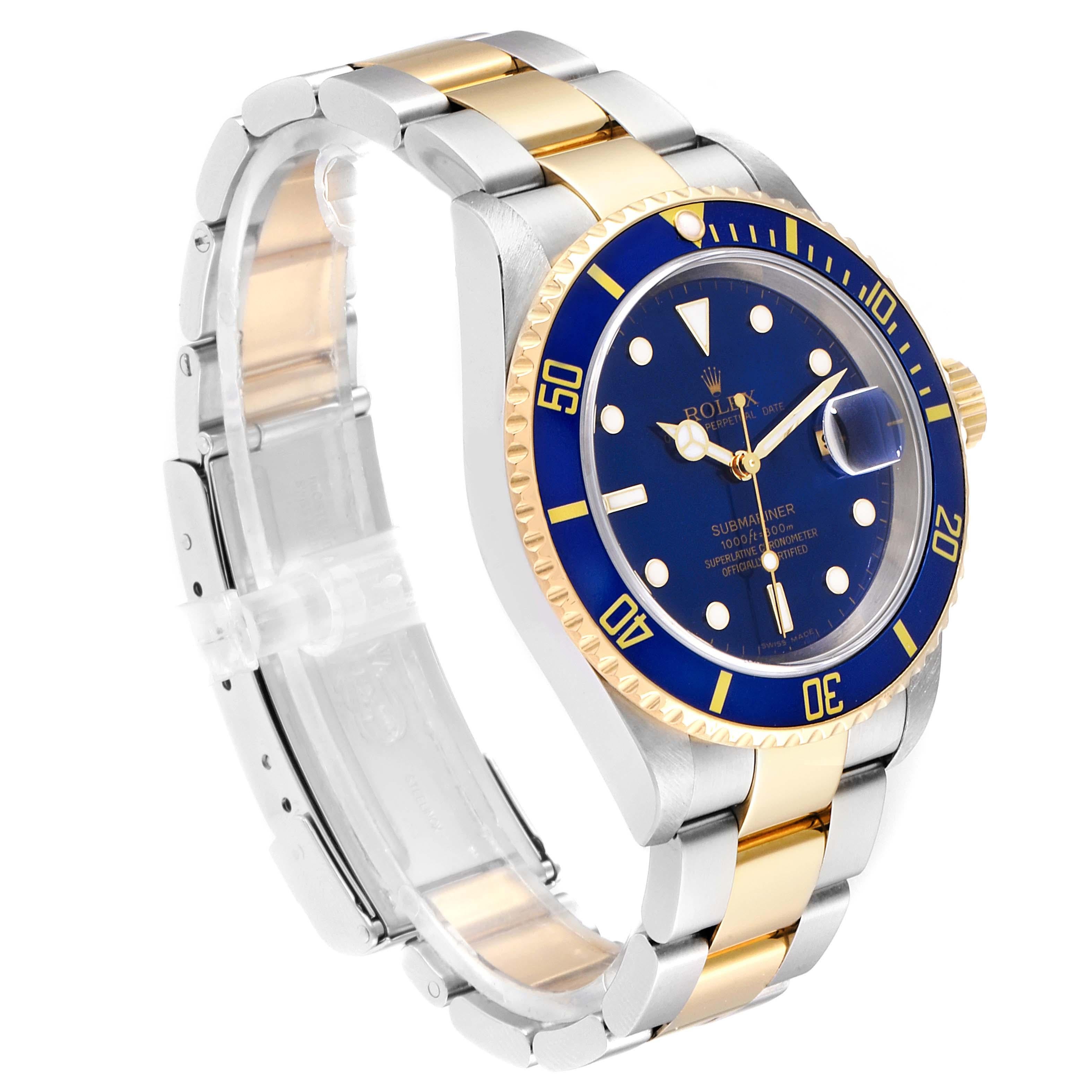 Rolex Submariner Blue Dial Bezel Steel Yellow Gold Men's Watch 16613 In Excellent Condition In Atlanta, GA