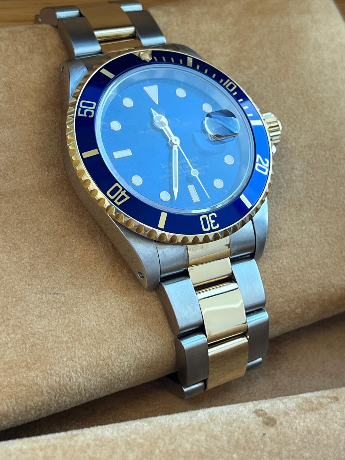 Rolex Submariner Blue Dial Two Tone Steel Yellow Gold Oyster Mens Watch 16613T en vente 7