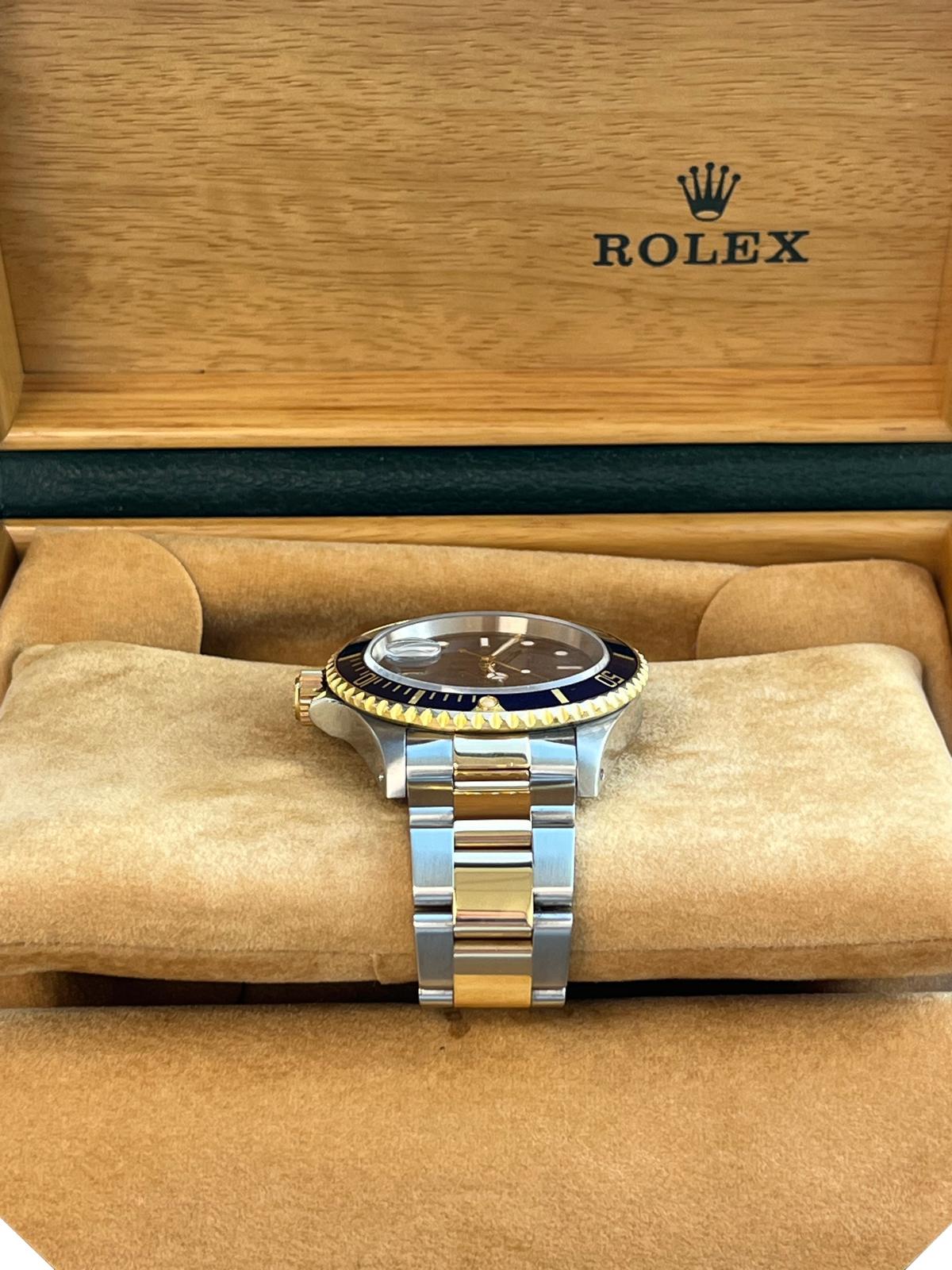 Rolex Submariner Blue Dial Two Tone Steel Yellow Gold Oyster Mens Watch 16613T en vente 9