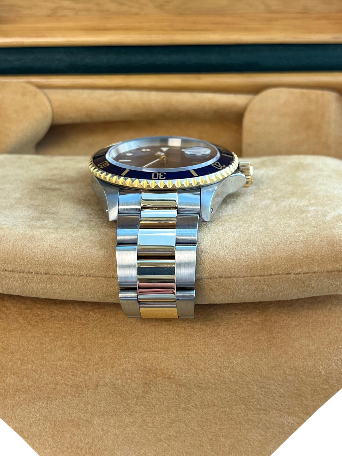 Rolex Submariner Blue Dial Two Tone Steel Yellow Gold Oyster Mens Watch 16613T en vente 10