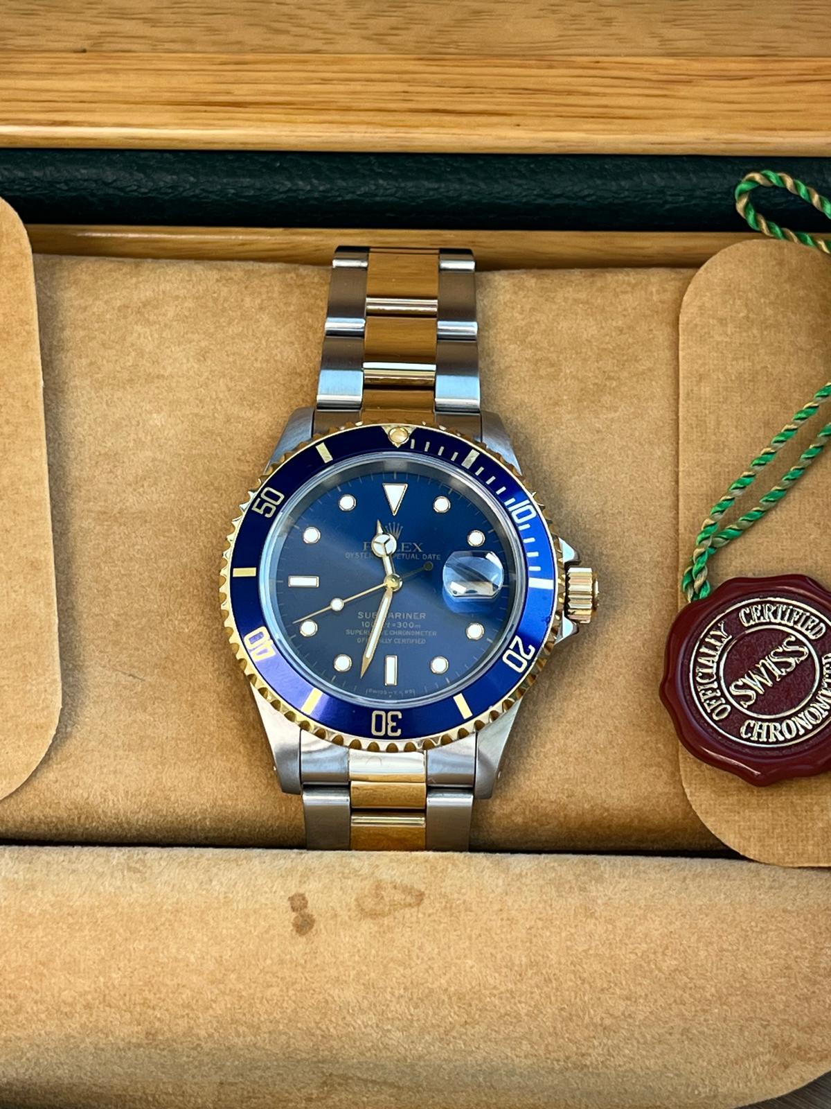 Rolex Submariner Blue Dial Two Tone Steel Yellow Gold Oyster Mens Watch 16613T en vente 2
