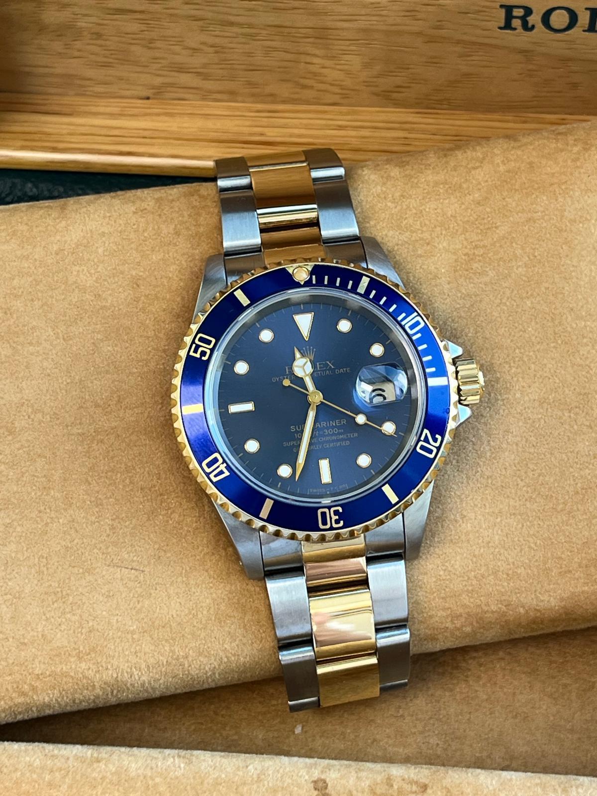 Rolex Submariner Blue Dial Two Tone Steel Yellow Gold Oyster Mens Watch 16613T en vente 4