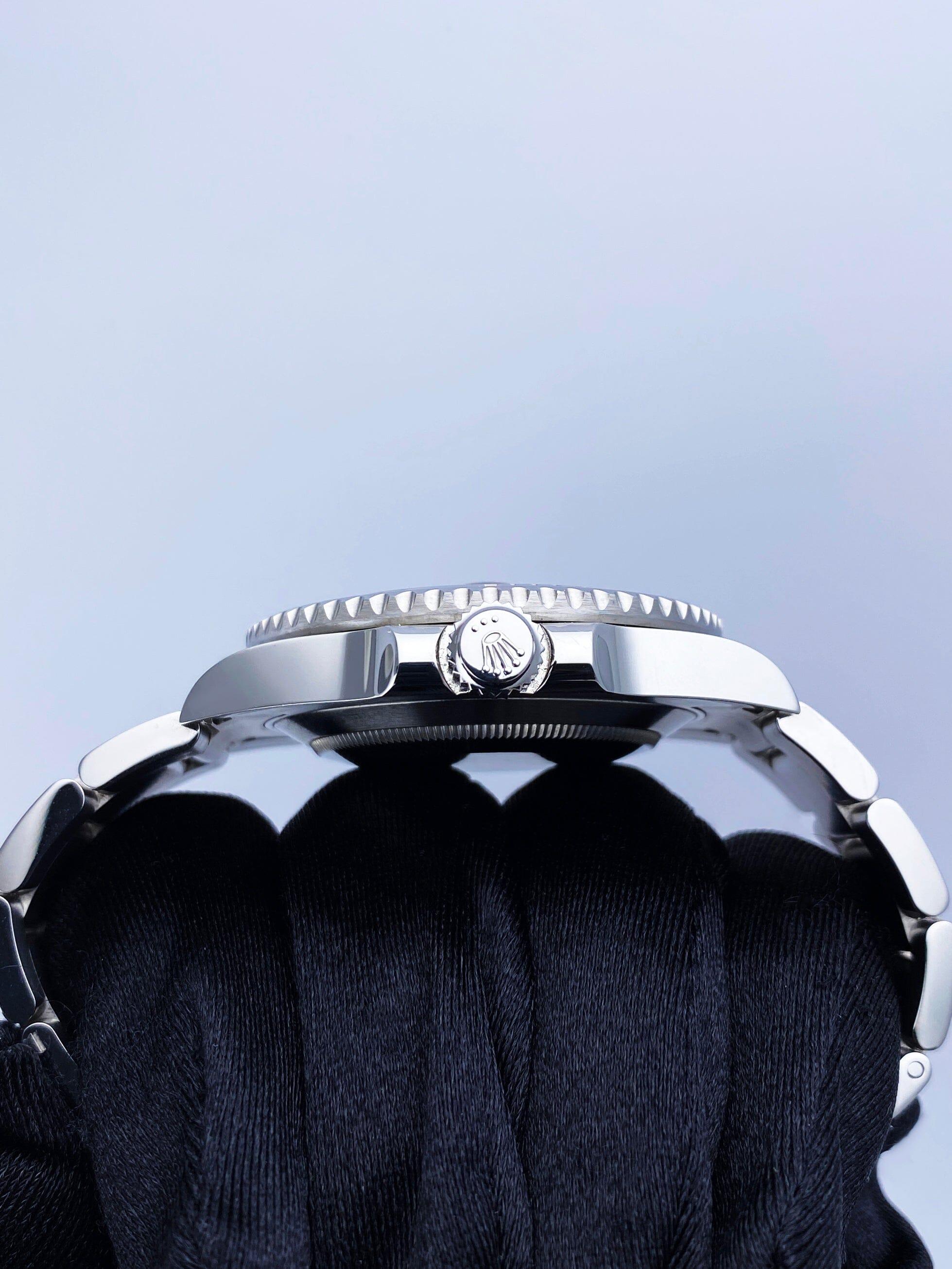 Rolex Submariner Date 116610LN Herrenuhr Box Papiere im Angebot 1