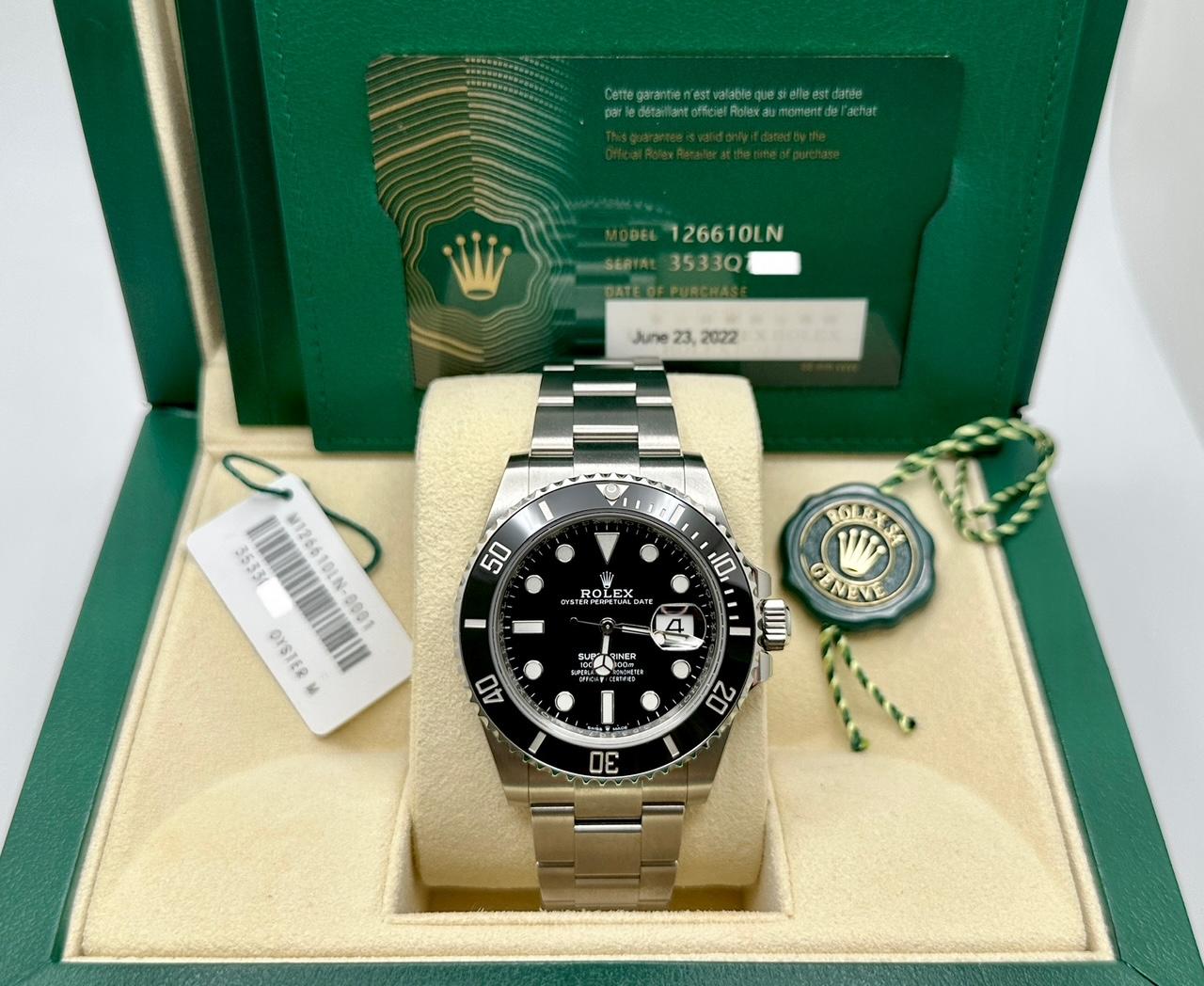 Número de estilo: 126610LN



De serie 3533Q***



Año: 2022

 

Model No: Rolex Submariner Date

 

Material de la caja: Acero inoxidable

 

Banda: Acero inoxidable

   

Bisel: Cerámica negra

  

Esfera: Negra

 

Cristal: Cristal de zafiro

