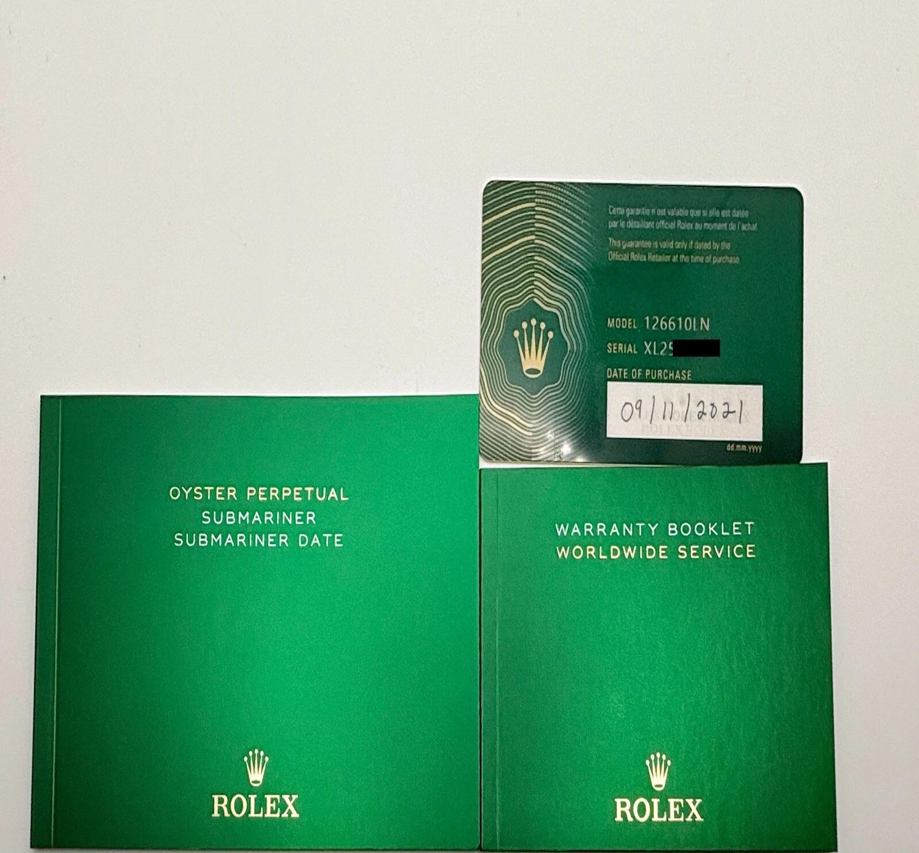 Rolex Submariner Date 126610LN Black Dial Stainless Steel Box Paper en vente 4