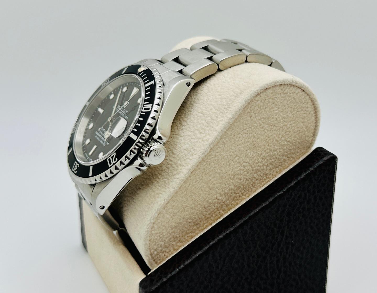 Numero di stile: 16610



Seriale: U202***



Anno: 1997

 

Model: Rolex Submariner

 

Materiale della cassa: Acciaio inossidabile

 

Fascia: Acciaio inossidabile

   

Lunetta: nera

  

Quadrante: nero

 

Cristallo: cristallo di zaffiro

