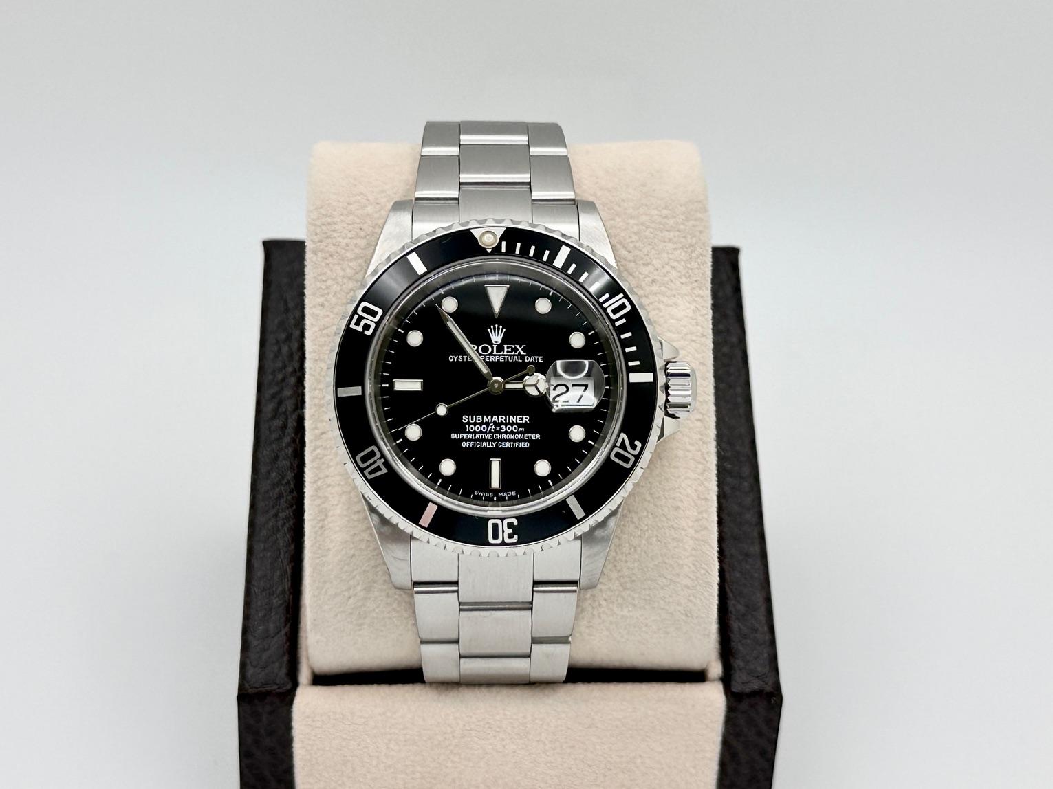Stil Nummer: 16610



Seriennummer: K795***



Jahr: 2001

 

Modell: Rolex Submariner Date

 

MATERIAL des Gehäuses: Rostfreier Stahl

 

Band: Rostfreier Stahl

   

Lünette: Schwarz

  

Zifferblatt: Schwarz

 

Kristall: Saphirglas


