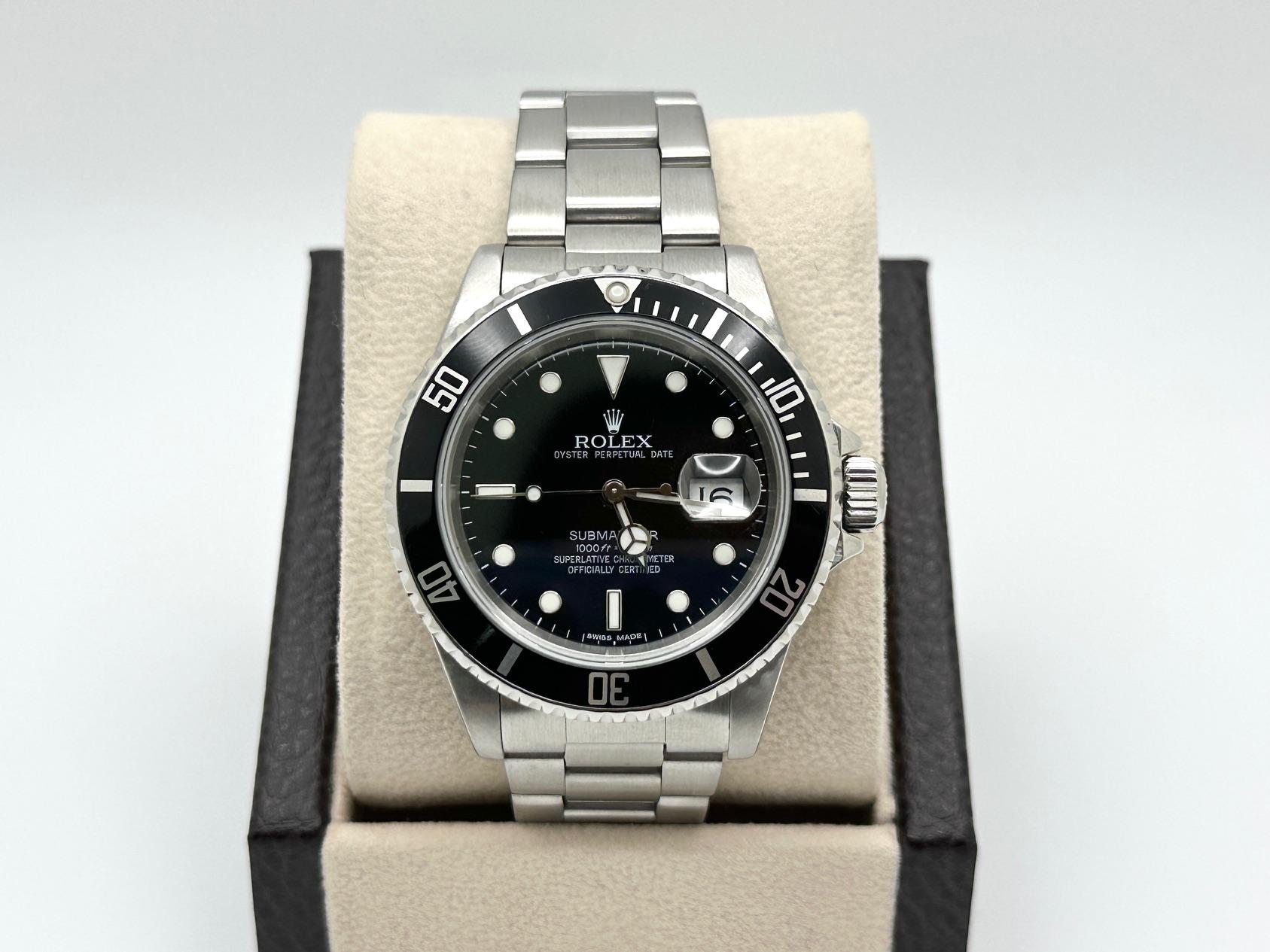 Stil Nummer: 16610



Seriennummer: E520***



Jahr: 1990

 

Modell: Rolex Submariner 

 

MATERIAL des Gehäuses: Rostfreier Stahl

 

Band: Rostfreier Stahl

   

Lünette: Schwarz

  

Zifferblatt: Schwarz

 

Kristall: Saphirglas

