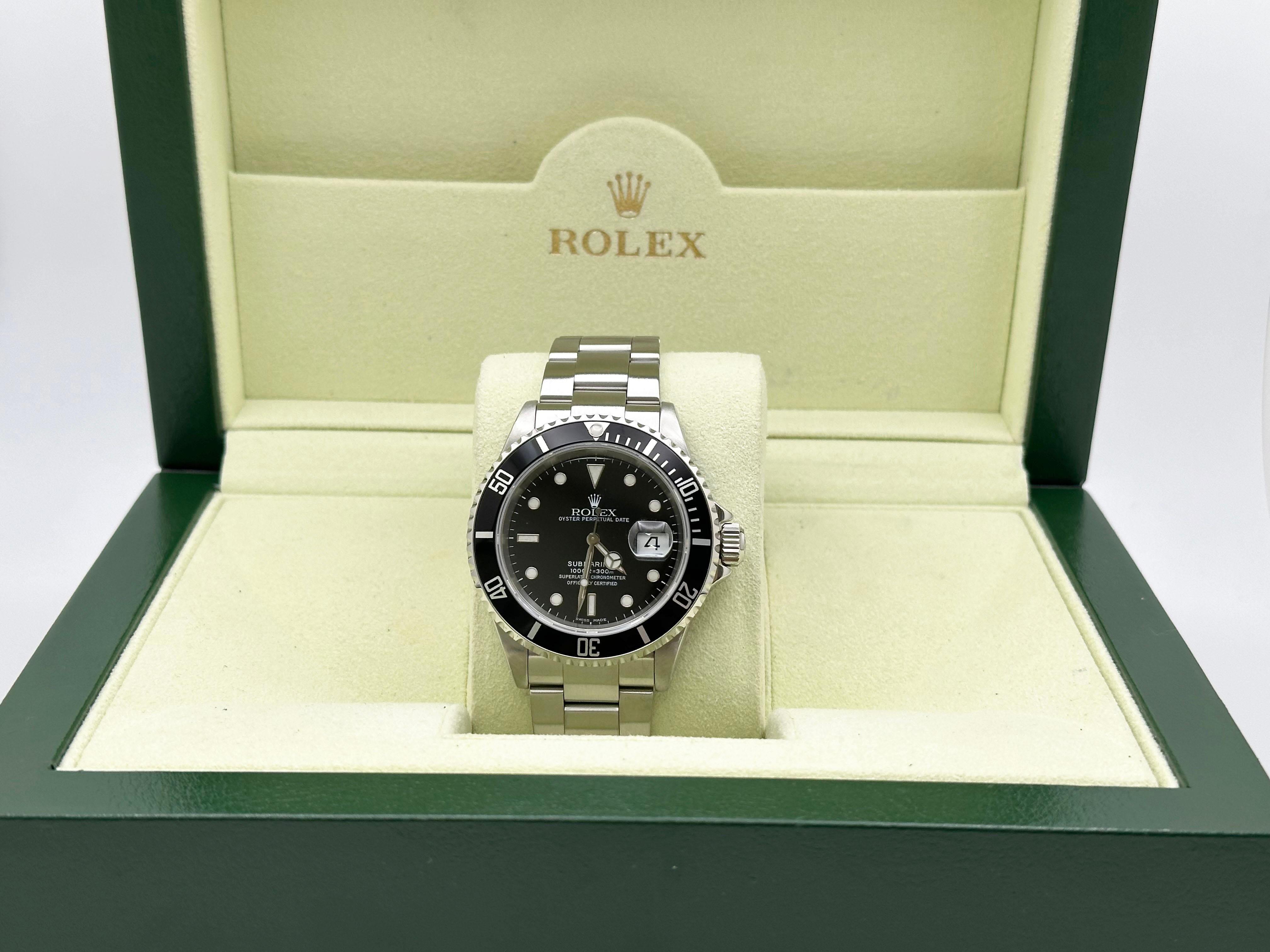 Rolex Submariner Date 16610 Black Dial Stainless Steel 40mm 2001 In Excellent Condition For Sale In San Diego, CA