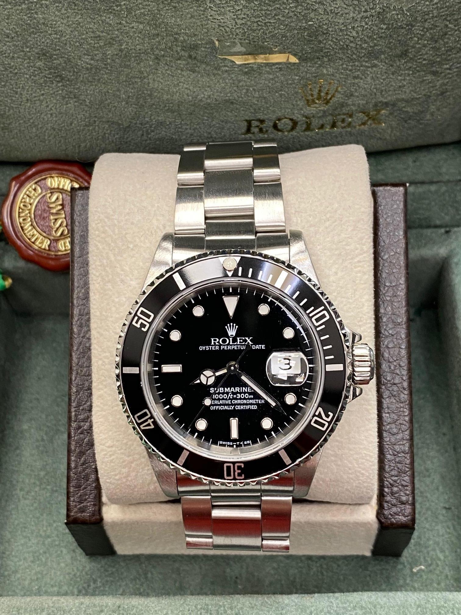 Style Number: 16610

 

Serial: X789***

 

Model: Submariner 

 

Case Material: Stainless Steel

 

Band: Stainless Steel

 

Bezel: Black

 

Dial: Black

 

Face: Sapphire Crystal

 

Case Size: 40mm

 

Includes: 

-Rolex Box &