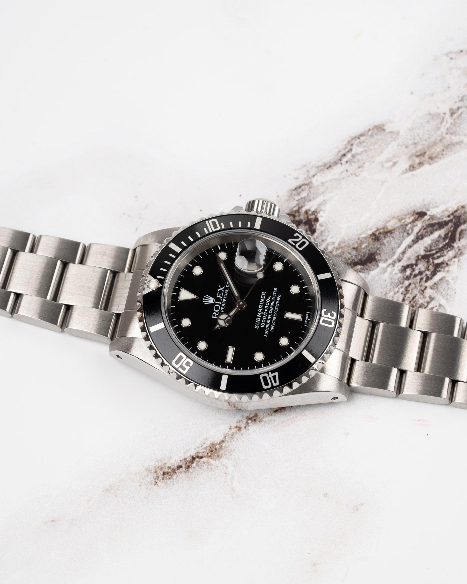 Rolex Submariner Date 16610 Nero Solo Quadrante Svizzero U9 Serie 1998 in vendita 6