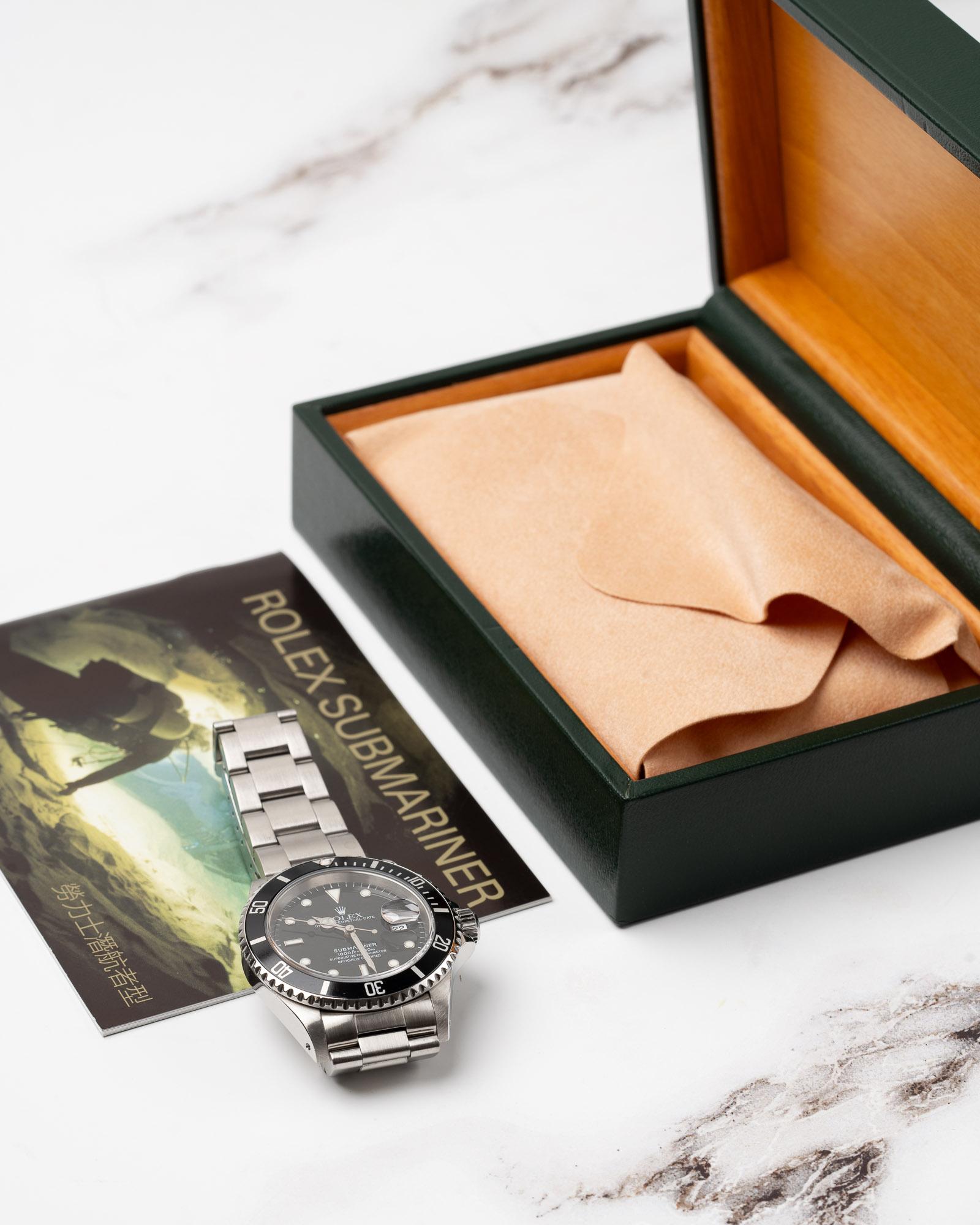 Rolex Submariner Date 16610 Nero Solo Quadrante Svizzero U9 Serie 1998 In condizioni buone in vendita a SYDNEY, AU