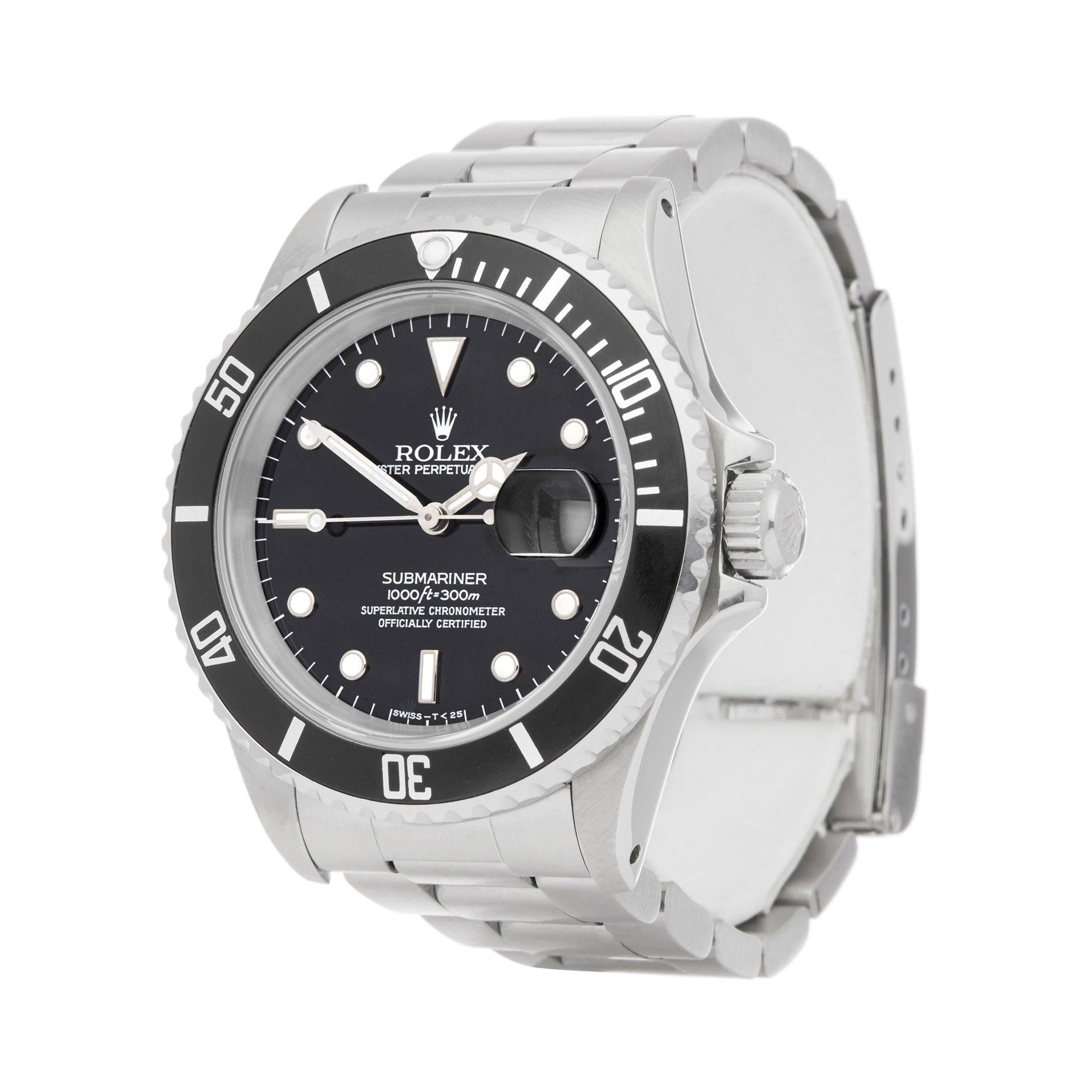 Xupes Reference: W007186
Manufacturer: Rolex
Model: Submariner
Model Variant: Date
Model Number: 16610
Age: 1991
Gender: Men
Complete With: Rolex Box 
Dial: Black Other
Glass: Sapphire Crystal
Case Size: 40mm
Case Material: Stainless Steel
Strap