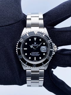 Rolex Submariner Date 16610 Mens Watch Box Papers