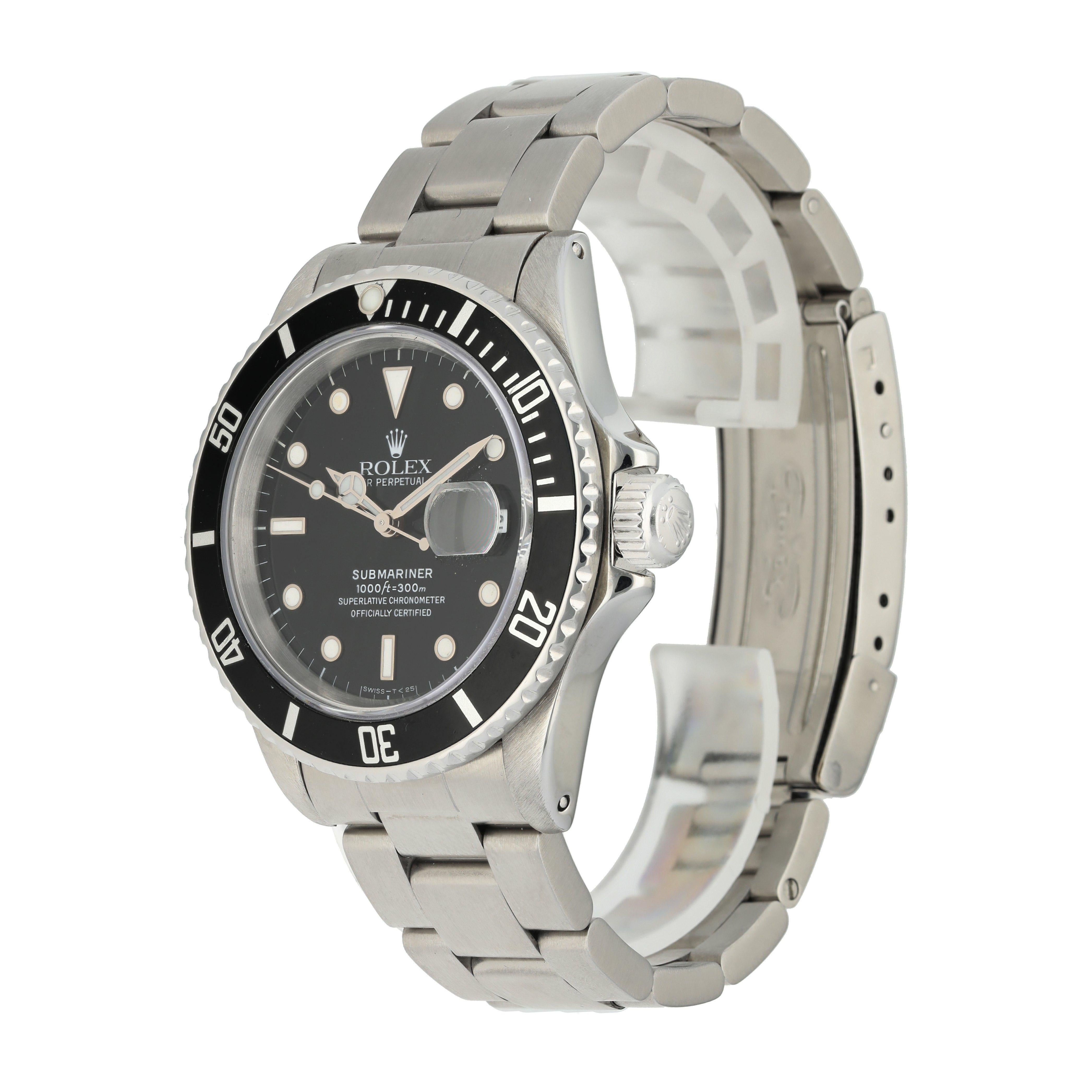 Rolex Submariner Date 16610 Men's Watch In Excellent Condition For Sale In New York, NY