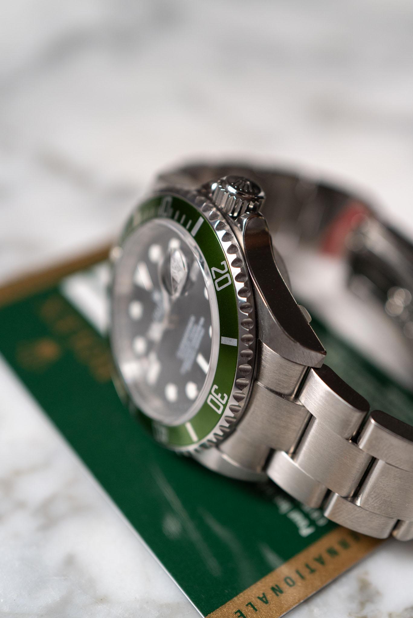 Rolex Submariner Date 16610LV Kermit NOS Stickered M Serial 2008 im Angebot 9
