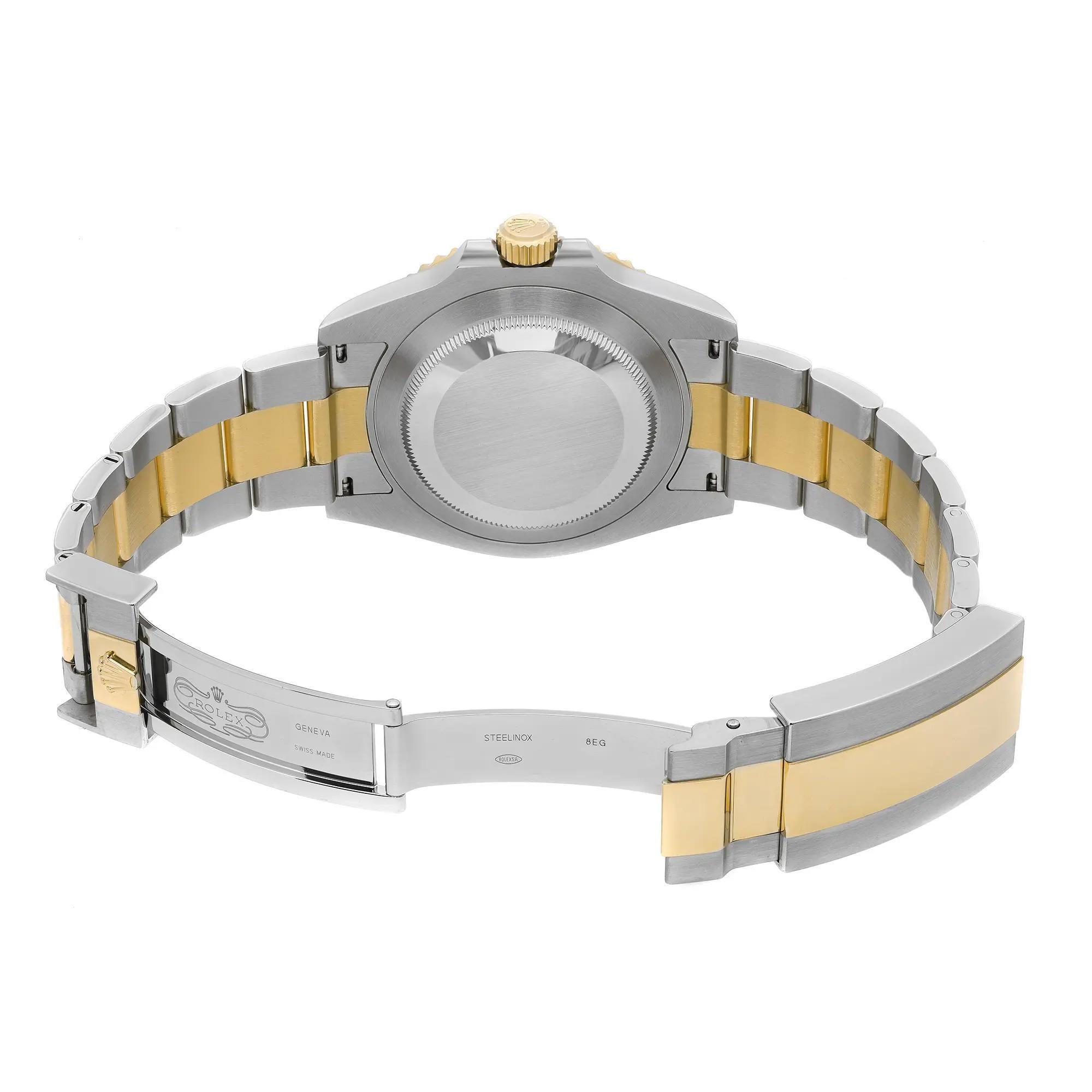 Rolex Montre Submariner Date en or jaune 18 carats avec cadran en acier noir, pour hommes 126613LN en vente 2
