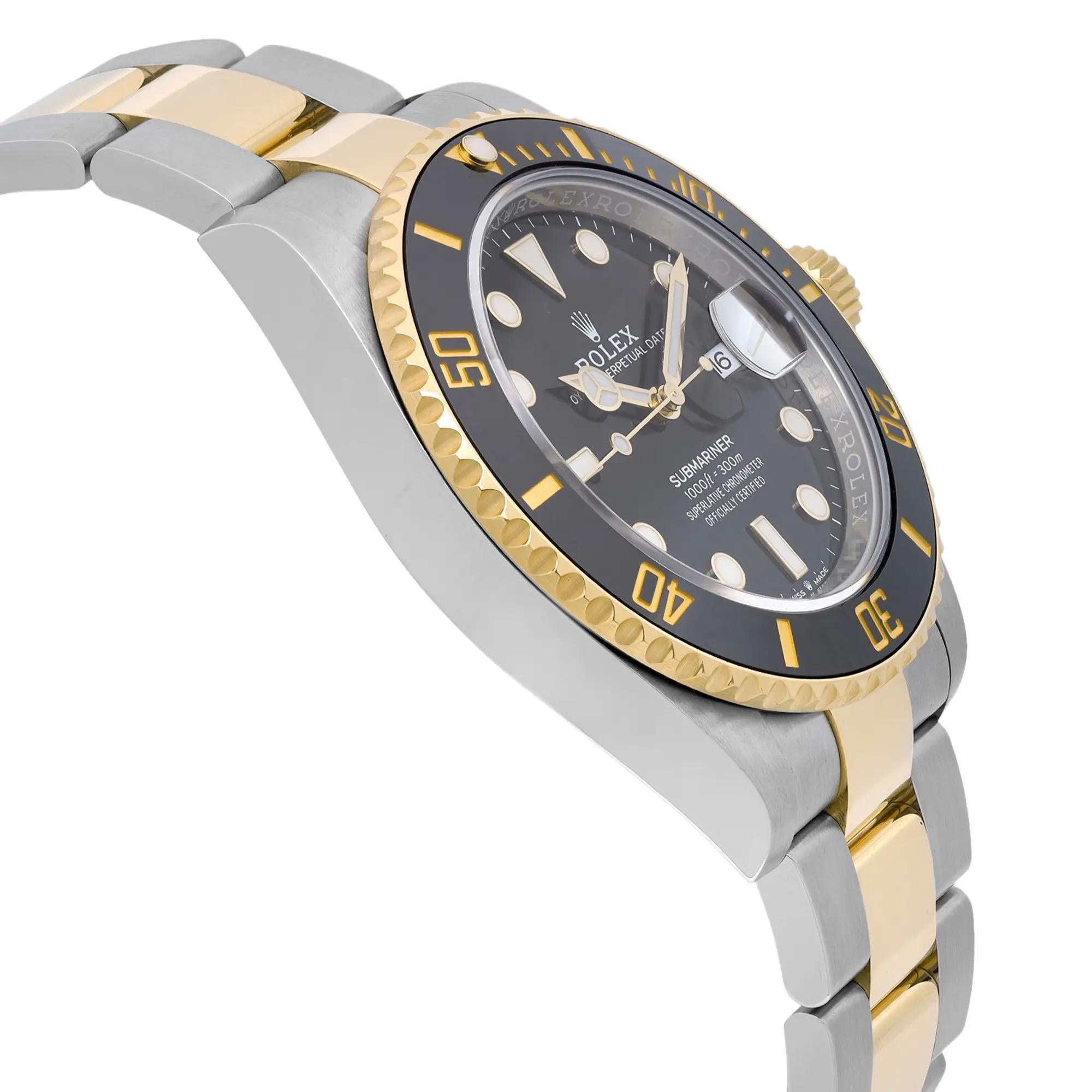 Rolex Montre Submariner Date en or jaune 18 carats avec cadran en acier noir, pour hommes 126613LN en vente 4