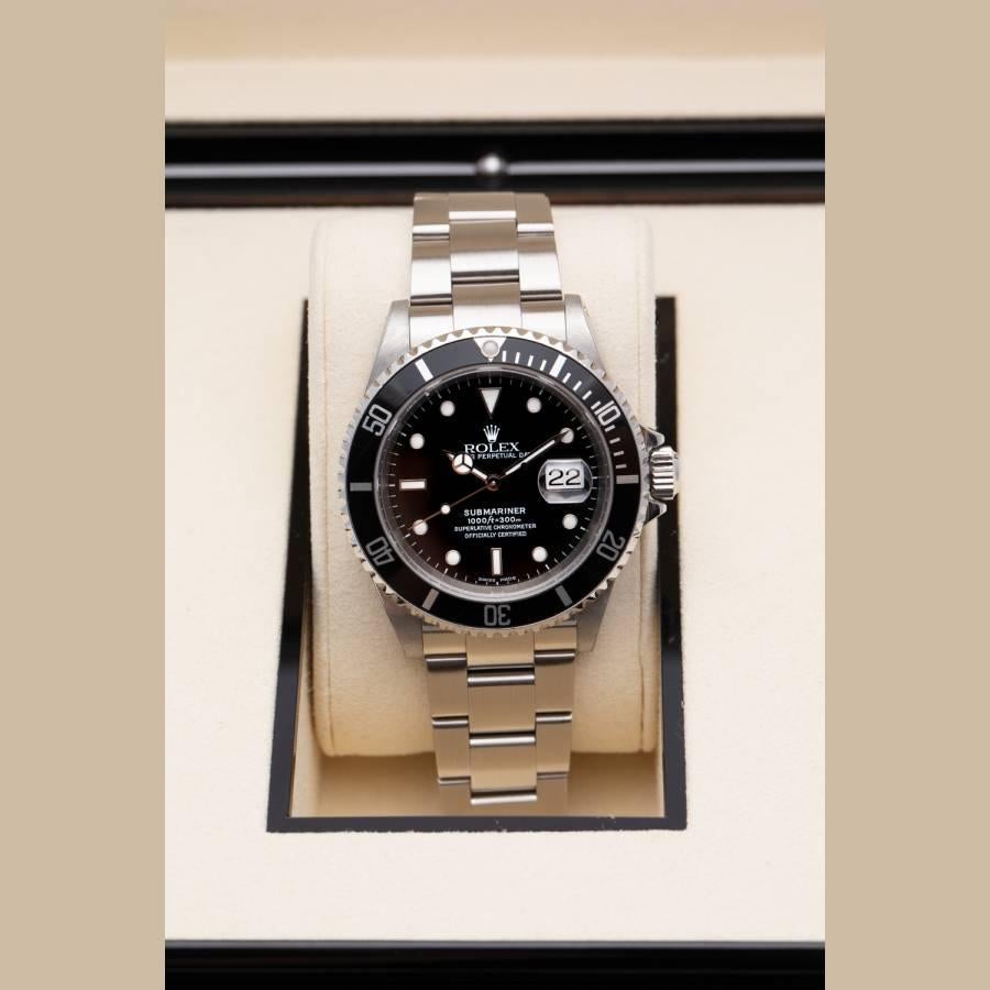 The watch is in a good condition and it’s working well. It shows signs of wear and scratches on the bezel. It comes in a wooden box from our store, along with an AGS Jewelry warranty card. For more information about delivery, warranty and return,