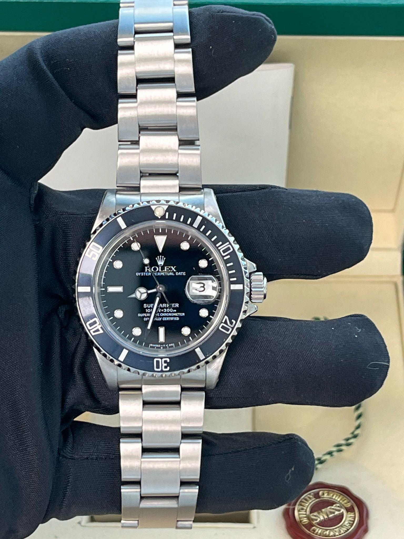 Montre homme Rolex Submariner Date 40mm Black Dial Oyster Steel Automatic 16610 en vente 13