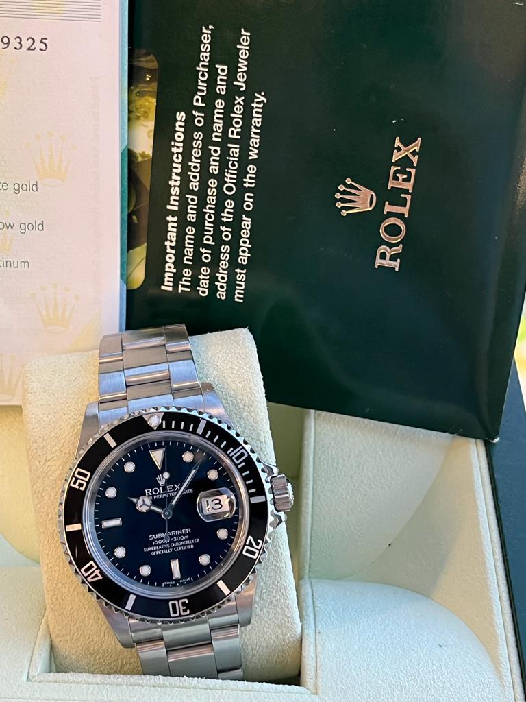 Rolex Submariner Montre Oyster en acier inoxydable avec cadran noir, pour hommes 16610 en vente 7