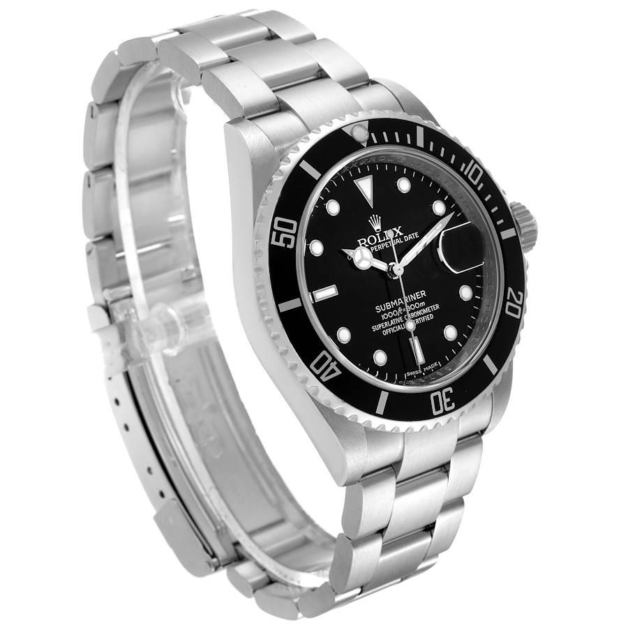 Rolex Submariner Date 40mm Schwarzes Zifferblatt Stahl-Herrenuhr 16610 Box Card im Zustand „Hervorragend“ im Angebot in Atlanta, GA