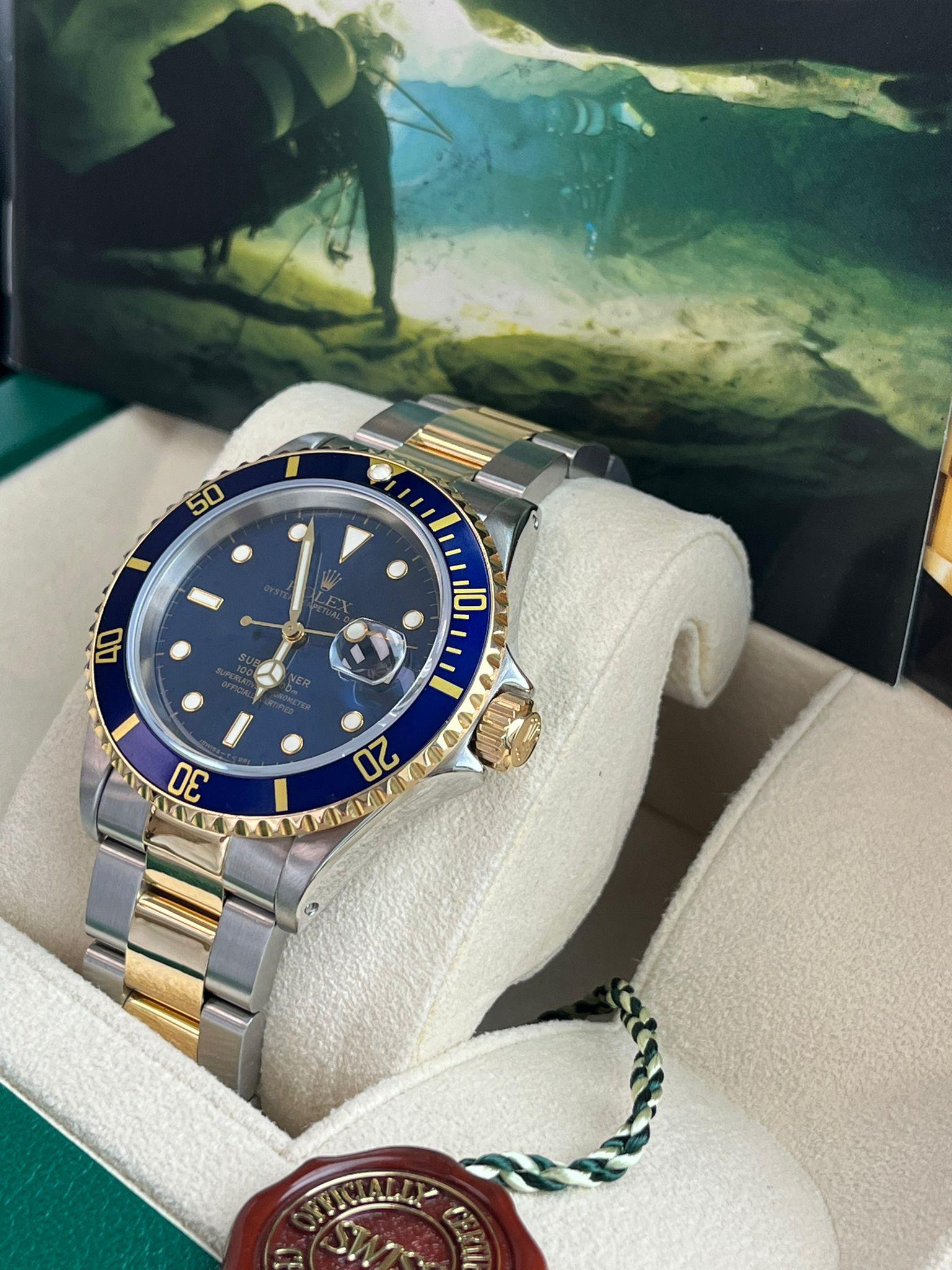 Women's or Men's Rolex Submariner Date 40mm Blue Dial Two-Tone Gold Steel Automatic Watch 16613 For Sale