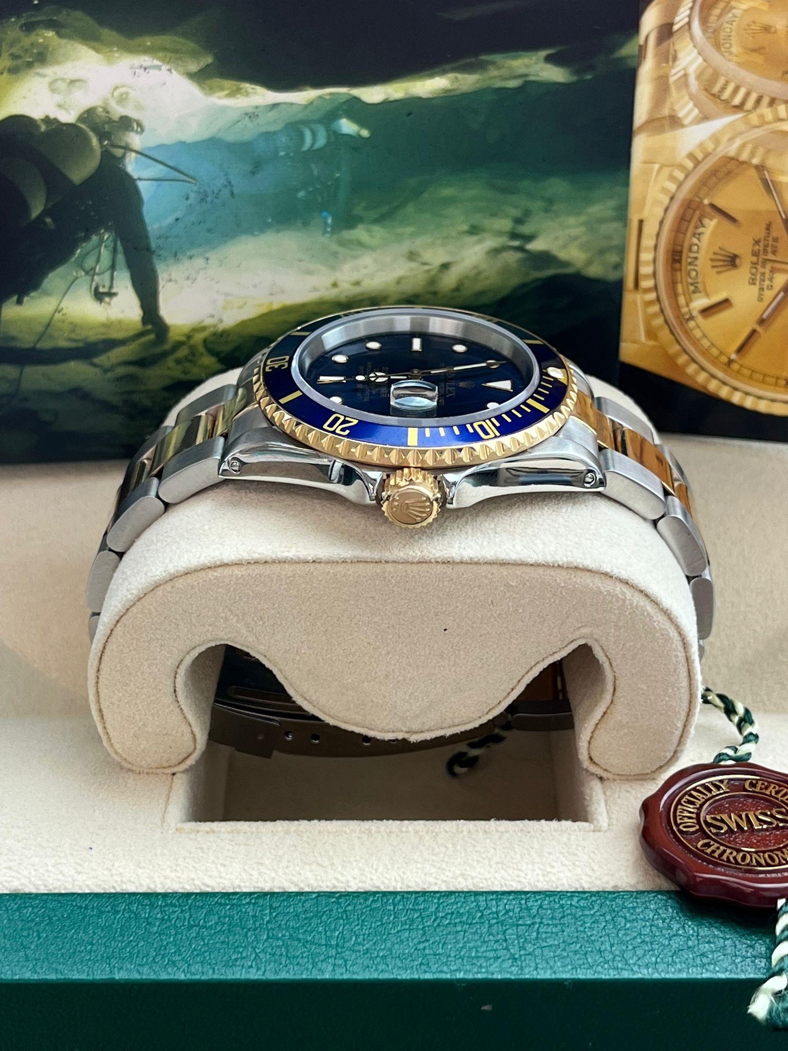 Rolex Submariner Date 40mm Blue Dial Two-Tone Gold Steel Automatic Watch 16613 For Sale 3