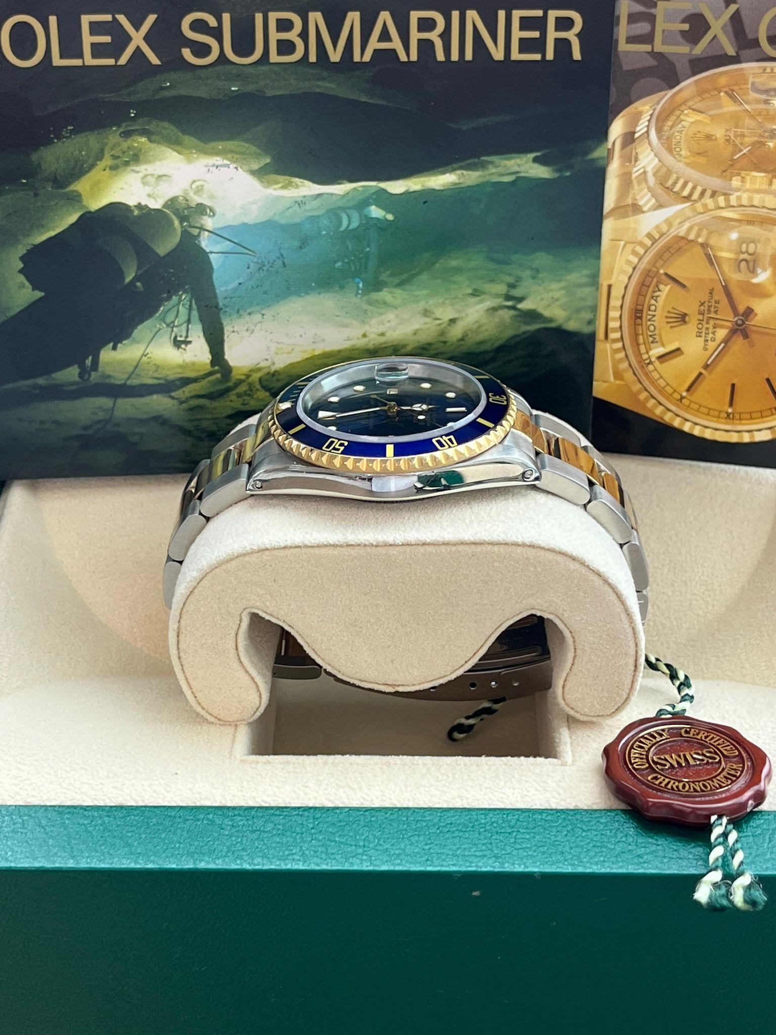 Rolex Submariner Date 40mm Blue Dial Two-Tone Gold Steel Automatic Watch 16613 For Sale 4