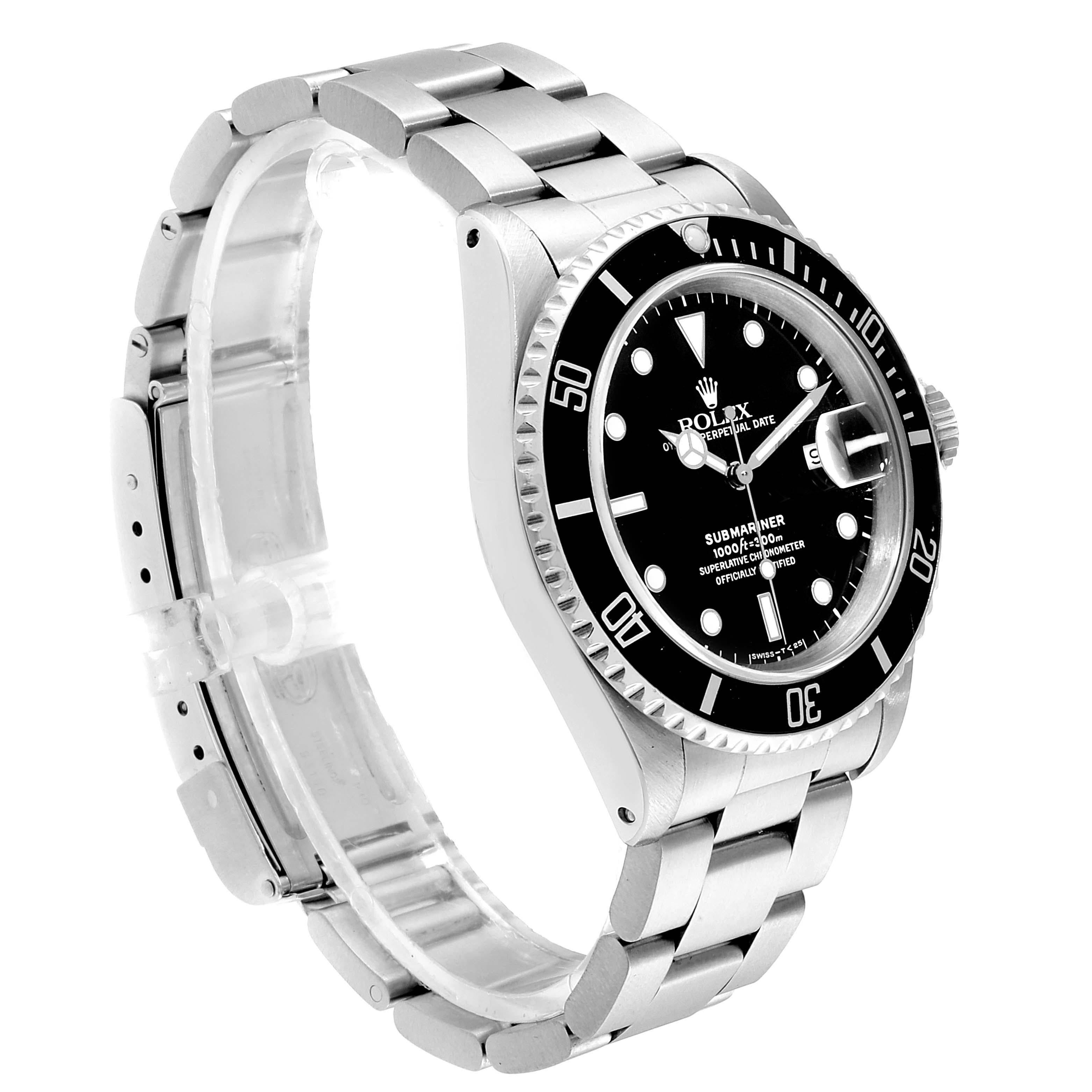 Rolex Submariner Date Stainless Steel Men's Watch 16610 In Good Condition For Sale In Atlanta, GA