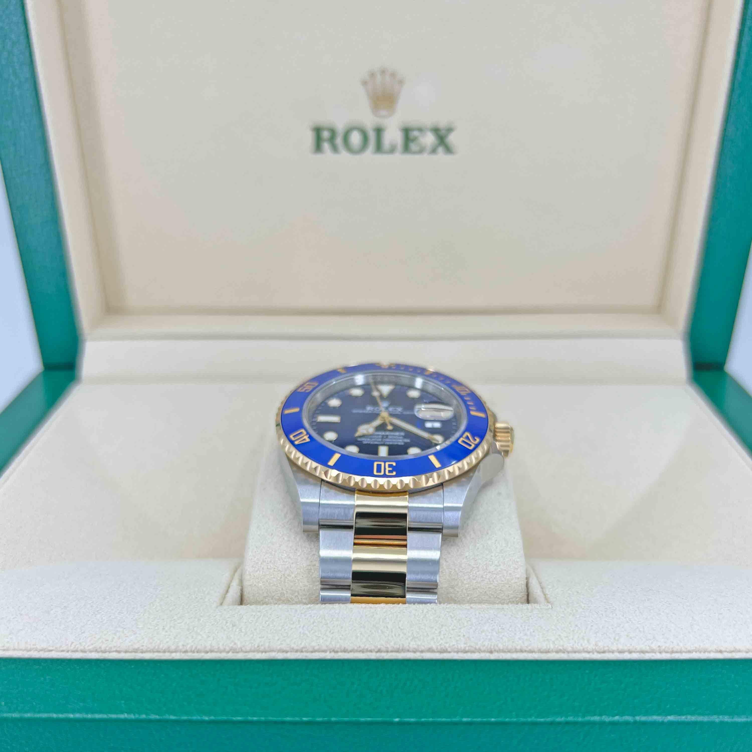 Montre Submariner Date Rolex, 18 carats YG/SS, cadran bleu, réf. 126613LB, non portée, 2022 en vente 2