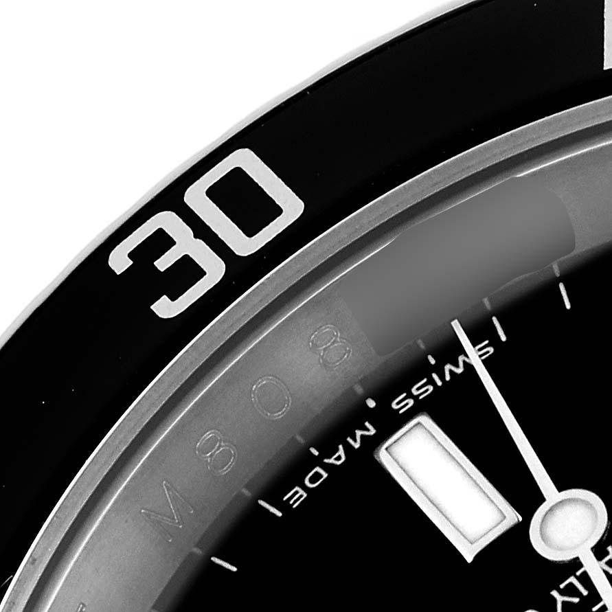 Rolex Montre Submariner Date en acier avec cadran noir et carte boîte pour hommes 16610 Excellent état - En vente à Atlanta, GA