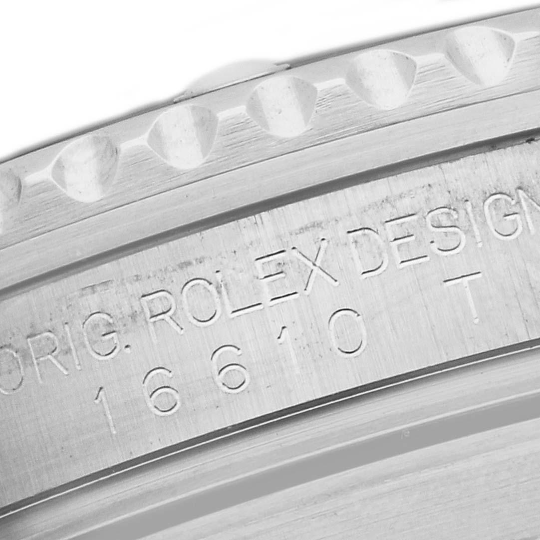 Rolex Montre Submariner Date en acier avec cadran noir et carte boîte pour hommes 16610 en vente 2