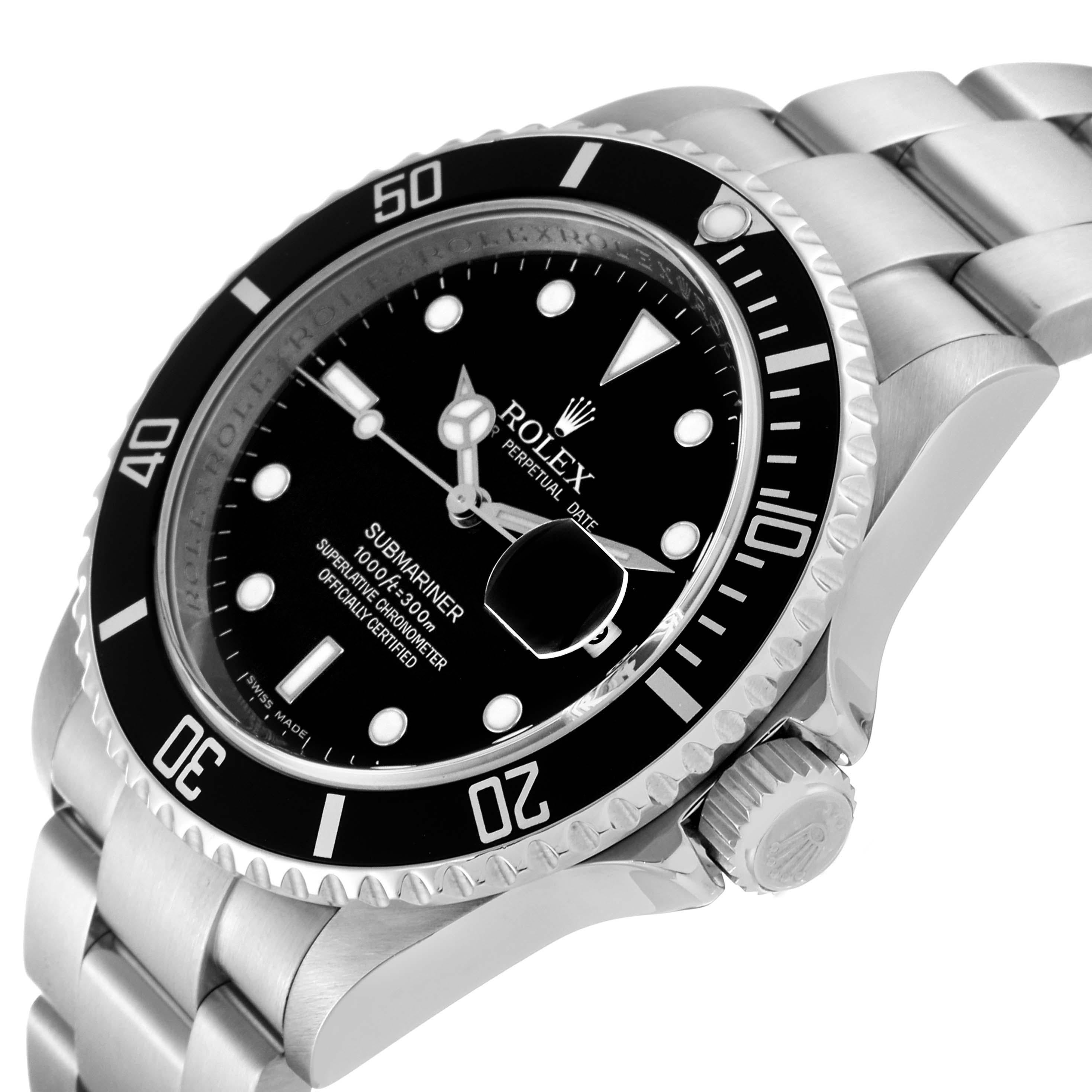 Rolex Montre Submariner Date en acier avec cadran noir et carte boîte pour hommes 16610 en vente 3