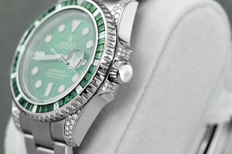 Rolex Montre Submariner à cadran vert en acier inoxydable avec émeraude et  diamants En vente sur 1stDibs
