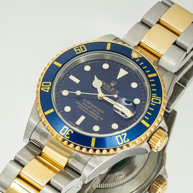 Rolex Montre Submariner Date NOS en acier inoxydable et or jaune avec cadran bleu 16613 en vente 3