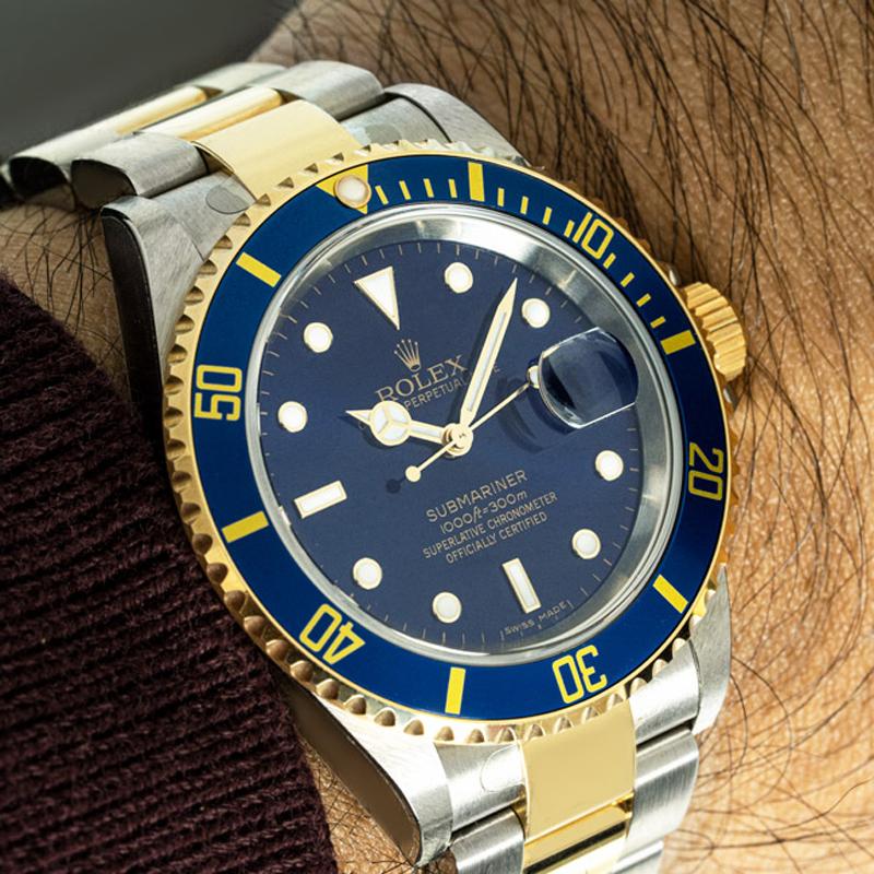 Rolex Montre Submariner Date NOS en acier inoxydable et or jaune avec cadran bleu 16613 en vente 5