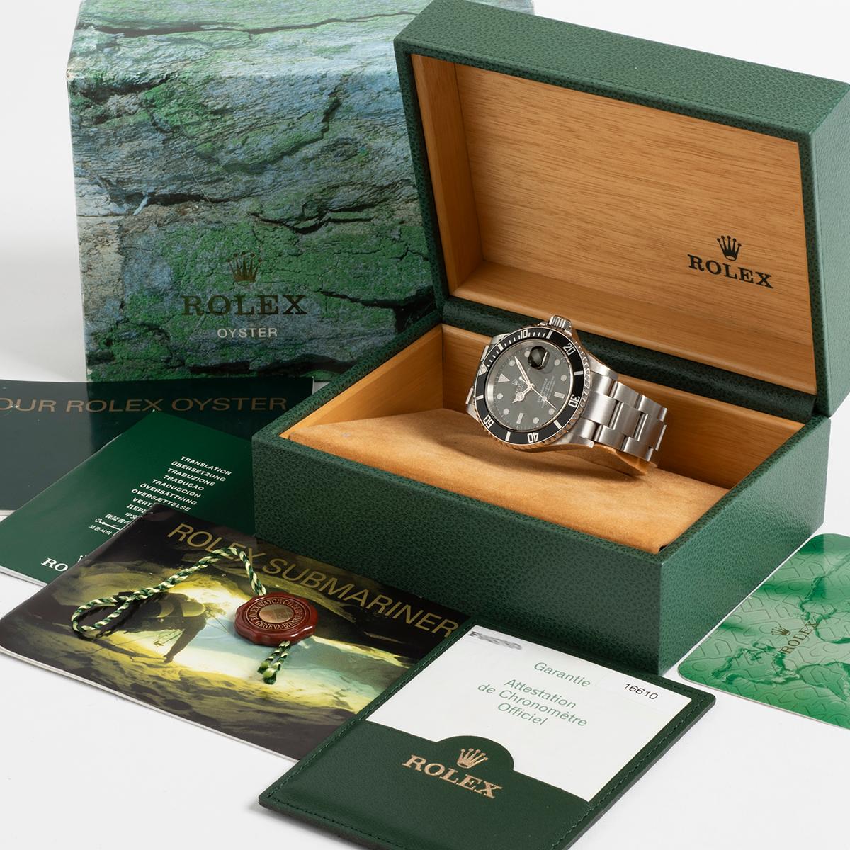 Our Rolex Submariner Date, reference 16610/ 16610T features a stainless steel 40mm case with stainless steel bracelet, no lug holes and solid end links. Presented in outstanding unpolished condition with only light signs of use from new, the green