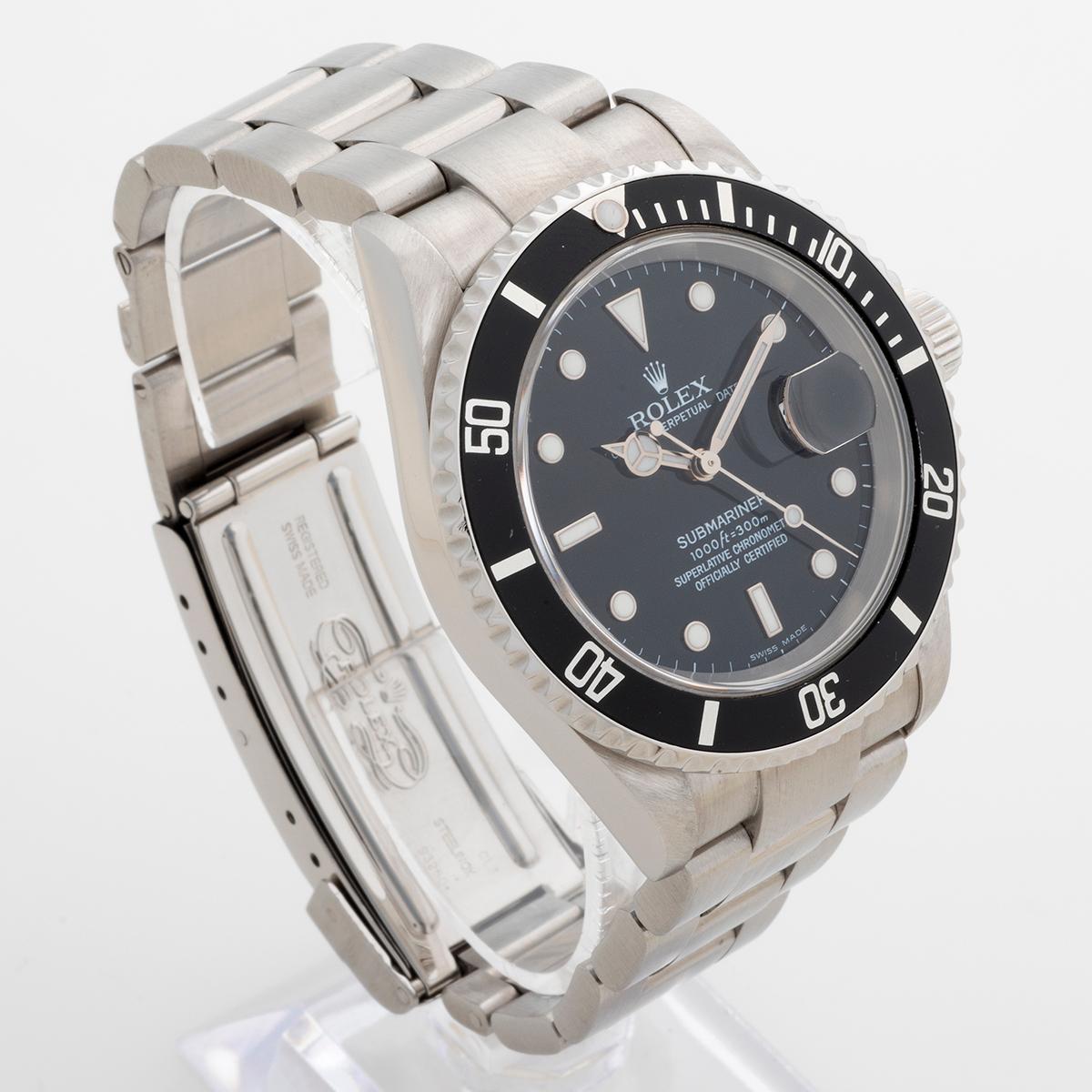 Our classic Rolex Submariner Date ref 16610 / 16610T features a stainless steel 40mm case ( no lug holes) and stainless steel bracelet with solid end links, and flip lock clasp. Presented in excellent condition with light signs of use overall, this
