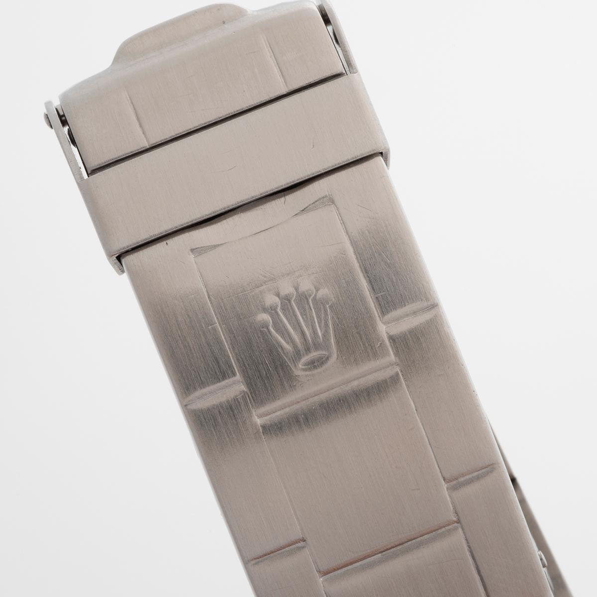 Rolex Submariner Date, Ref 1680, caja de 40 mm, esfera y agujas con pátina coetánea, 1977/78 en venta 3