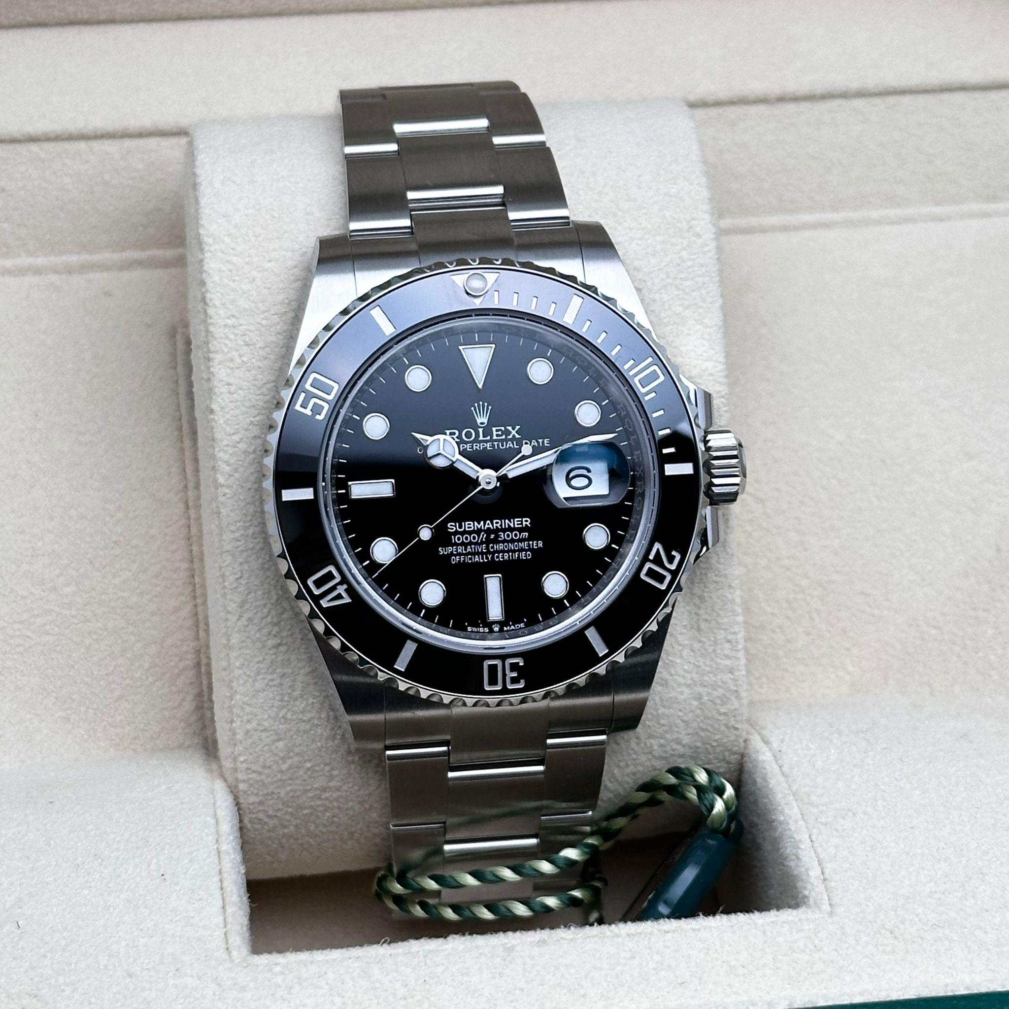 Rolex Submariner Date Stahl-Keramik-Herrenuhr mit schwarzem Zifferblatt 126610LN im Angebot 6