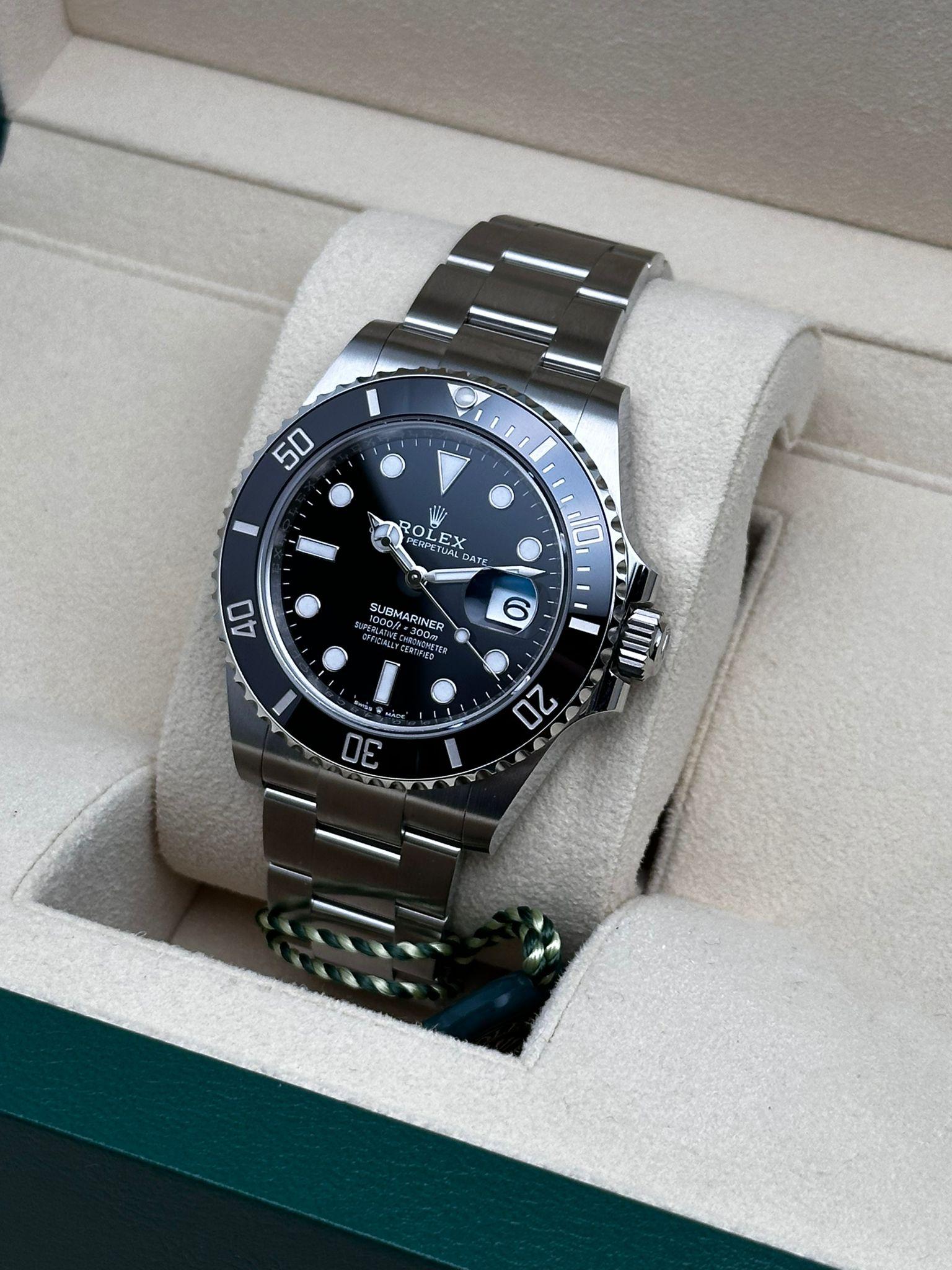 Rolex Submariner Date Stahl-Keramik-Herrenuhr mit schwarzem Zifferblatt 126610LN im Angebot 8