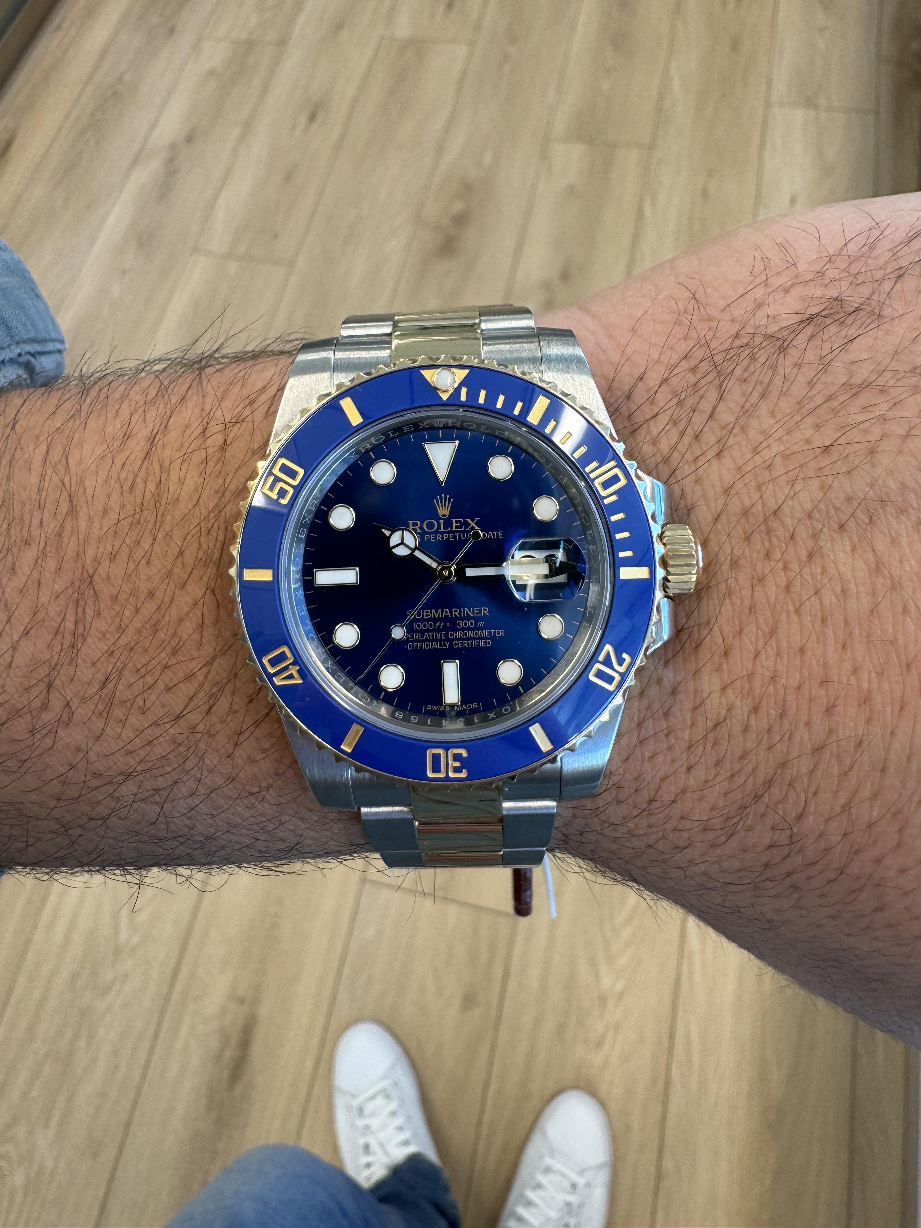 Rolex Submariner Date Two Tone Montre et papiers Pour hommes en vente