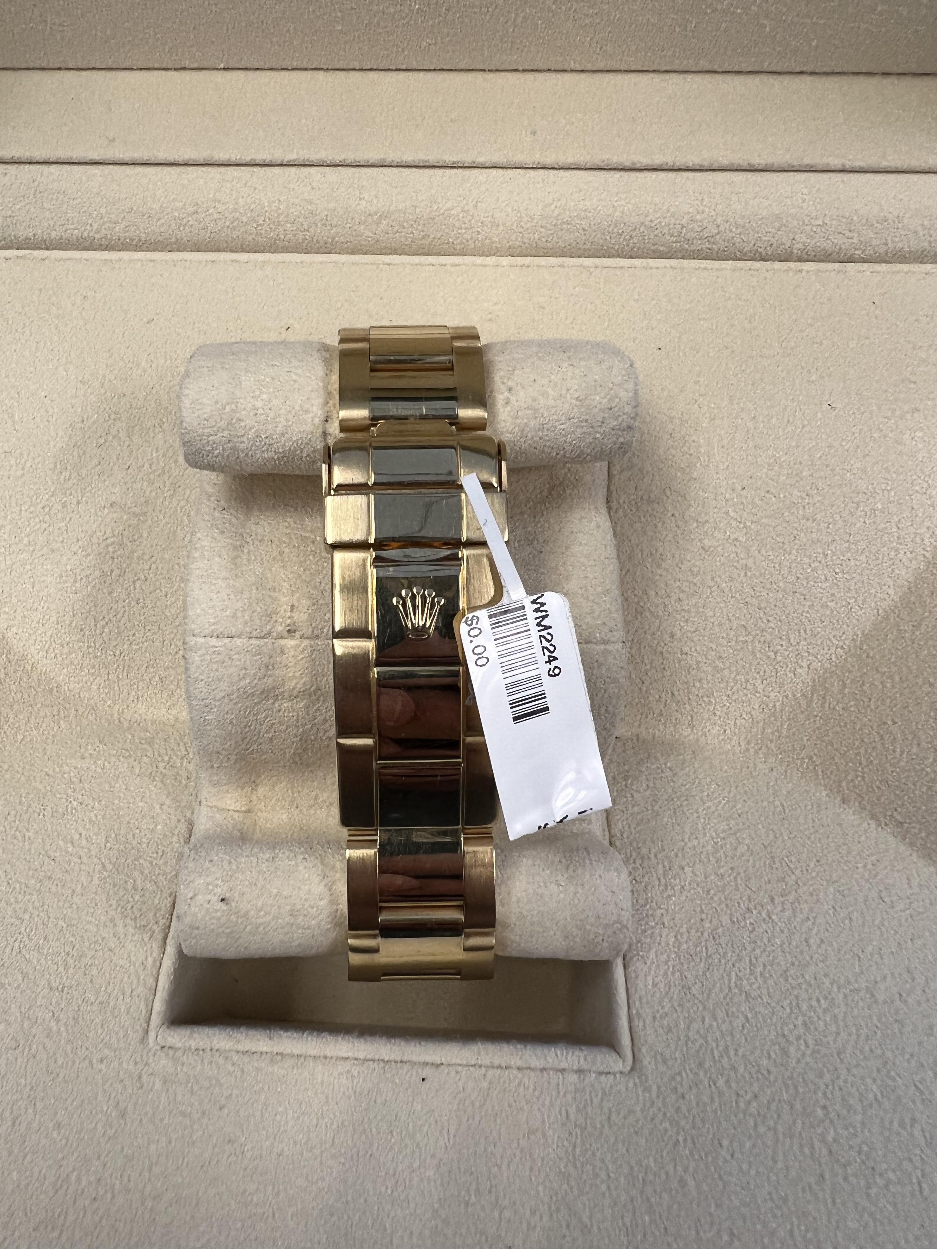 Uomo Rolex Submariner Date Violet/Dal quadrante tropicale Documenti di servizio in vendita